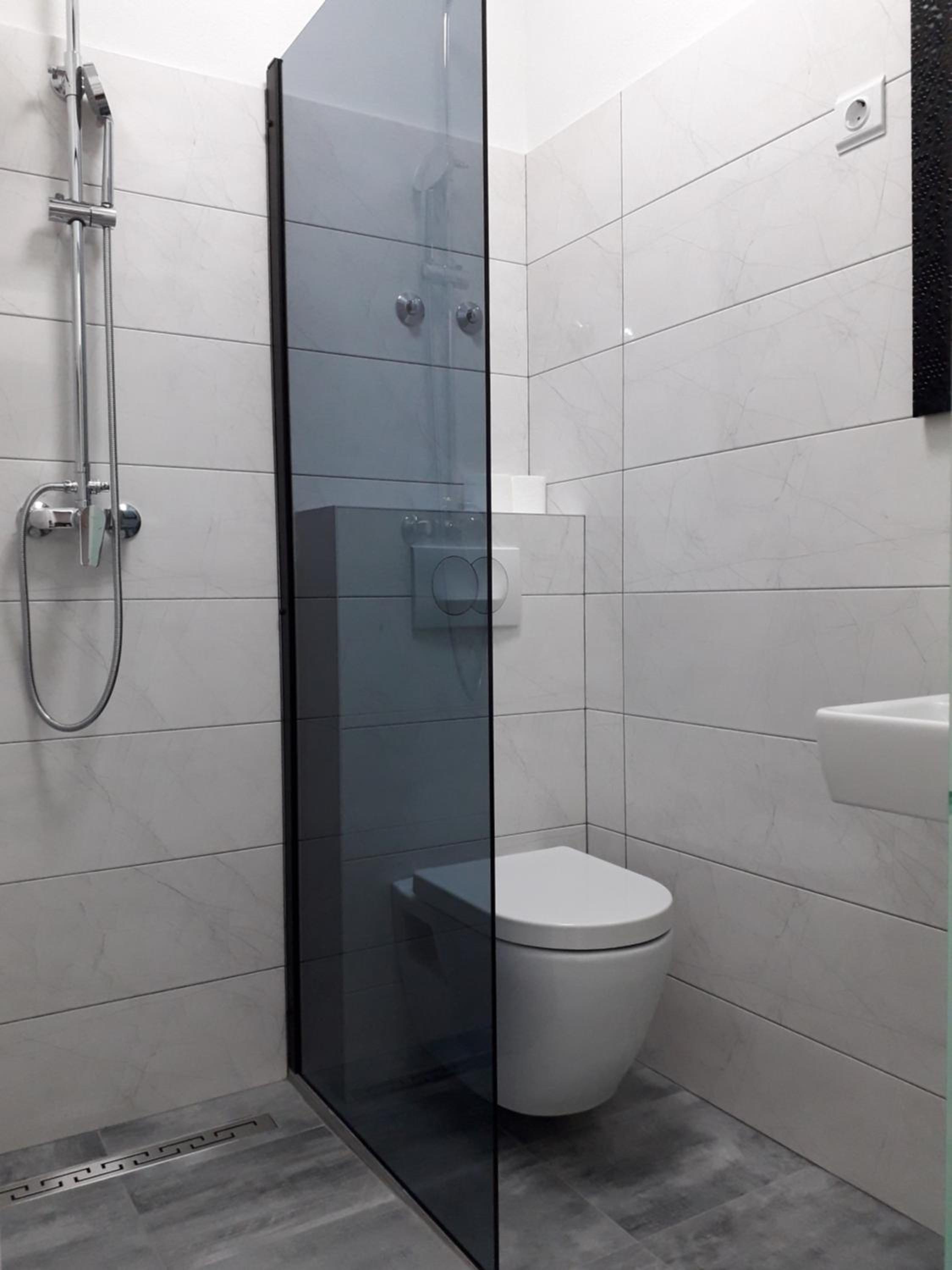 Family Room with Private Bathroom photo 2