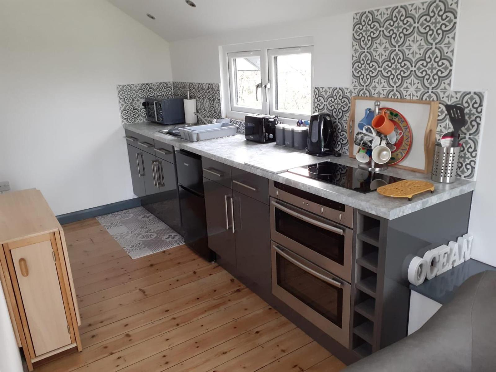One-Bedroom House photo 2