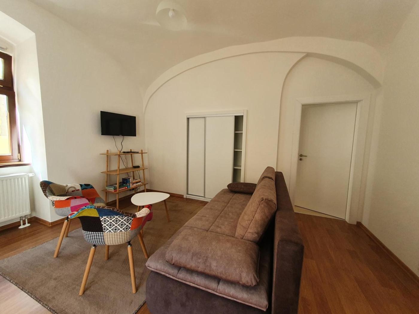 Apartment with Garden View