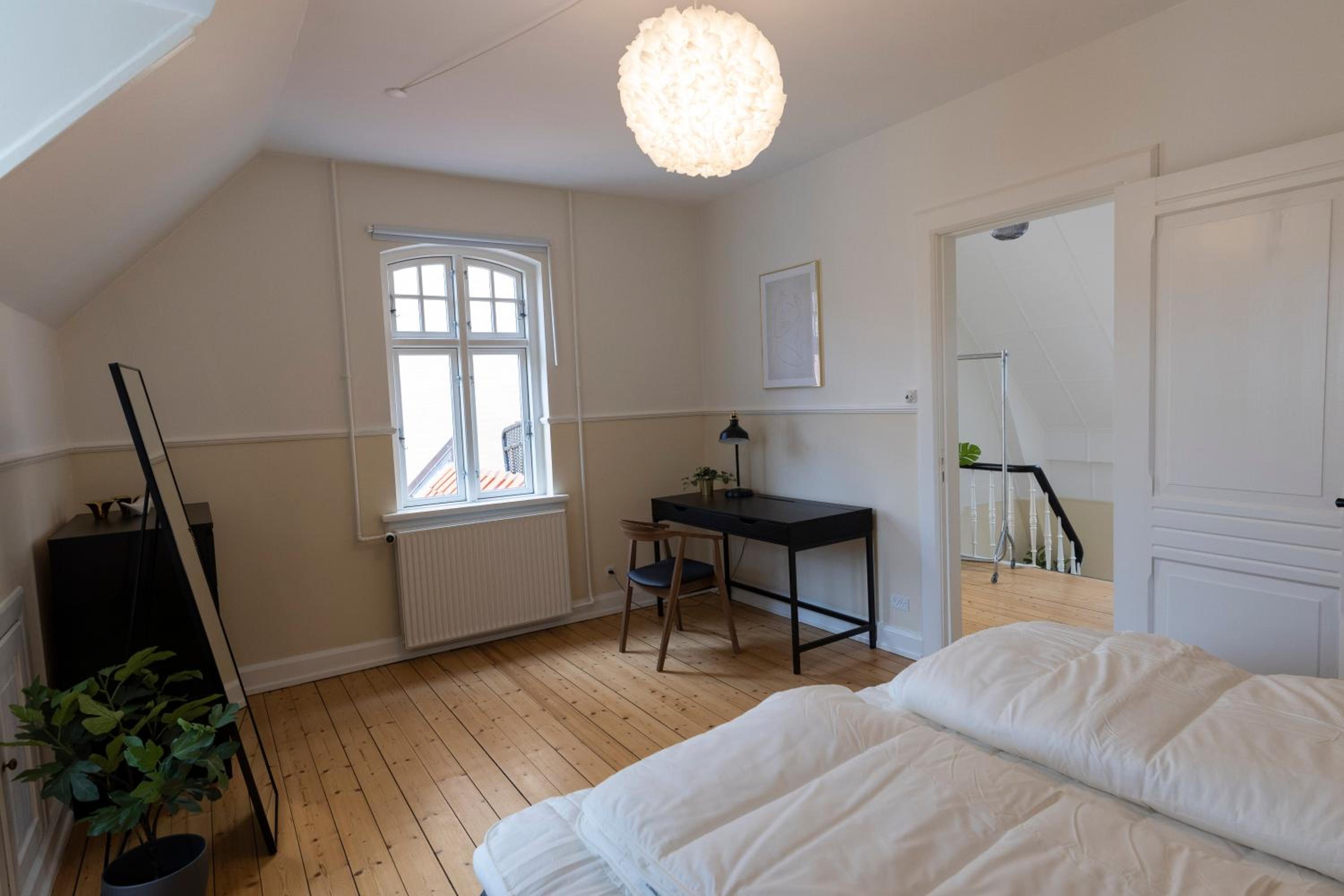 Four-Bedroom Apartment (8 Adults) photo 2
