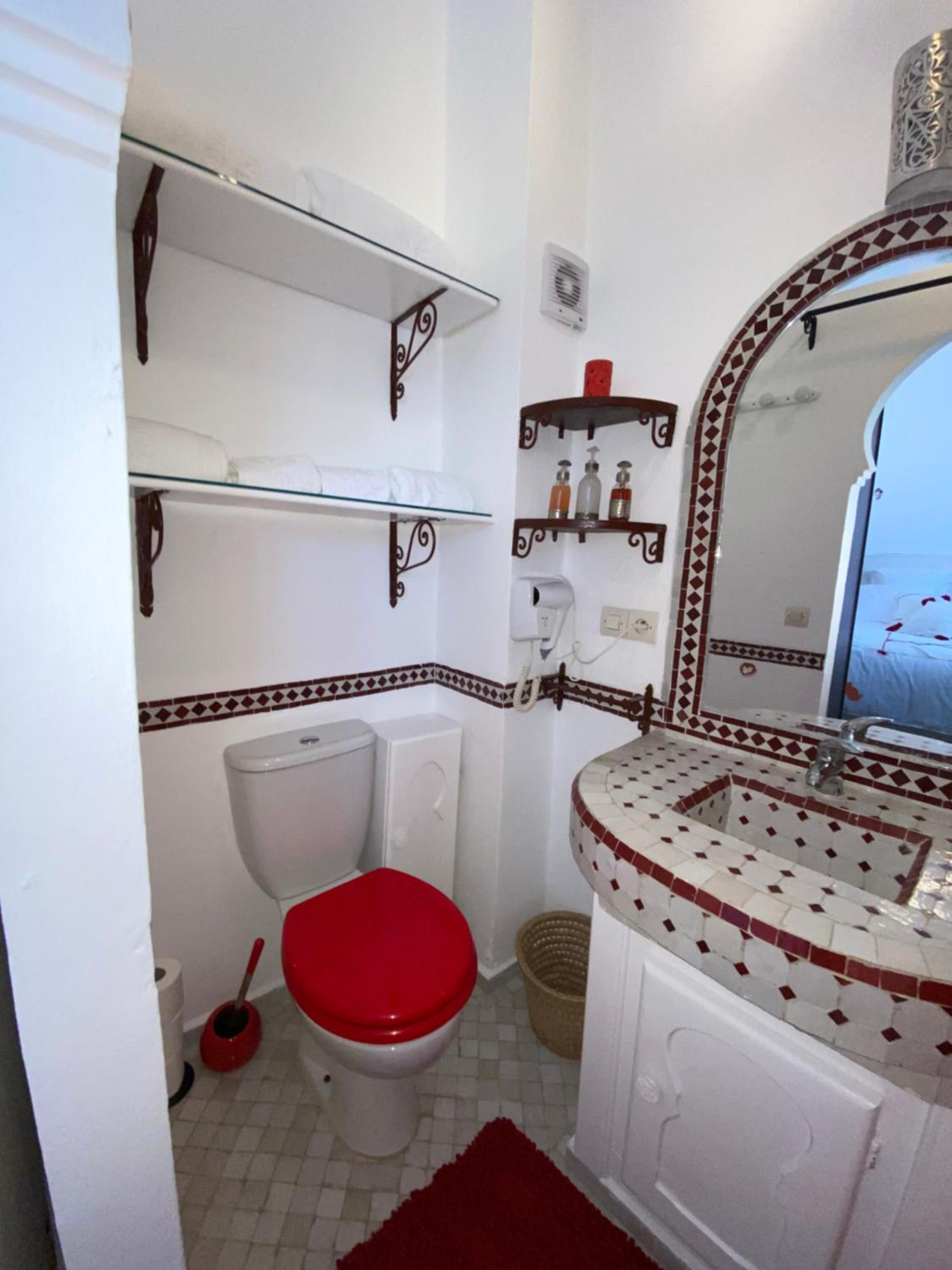 One-Bedroom Suite - Photo 15