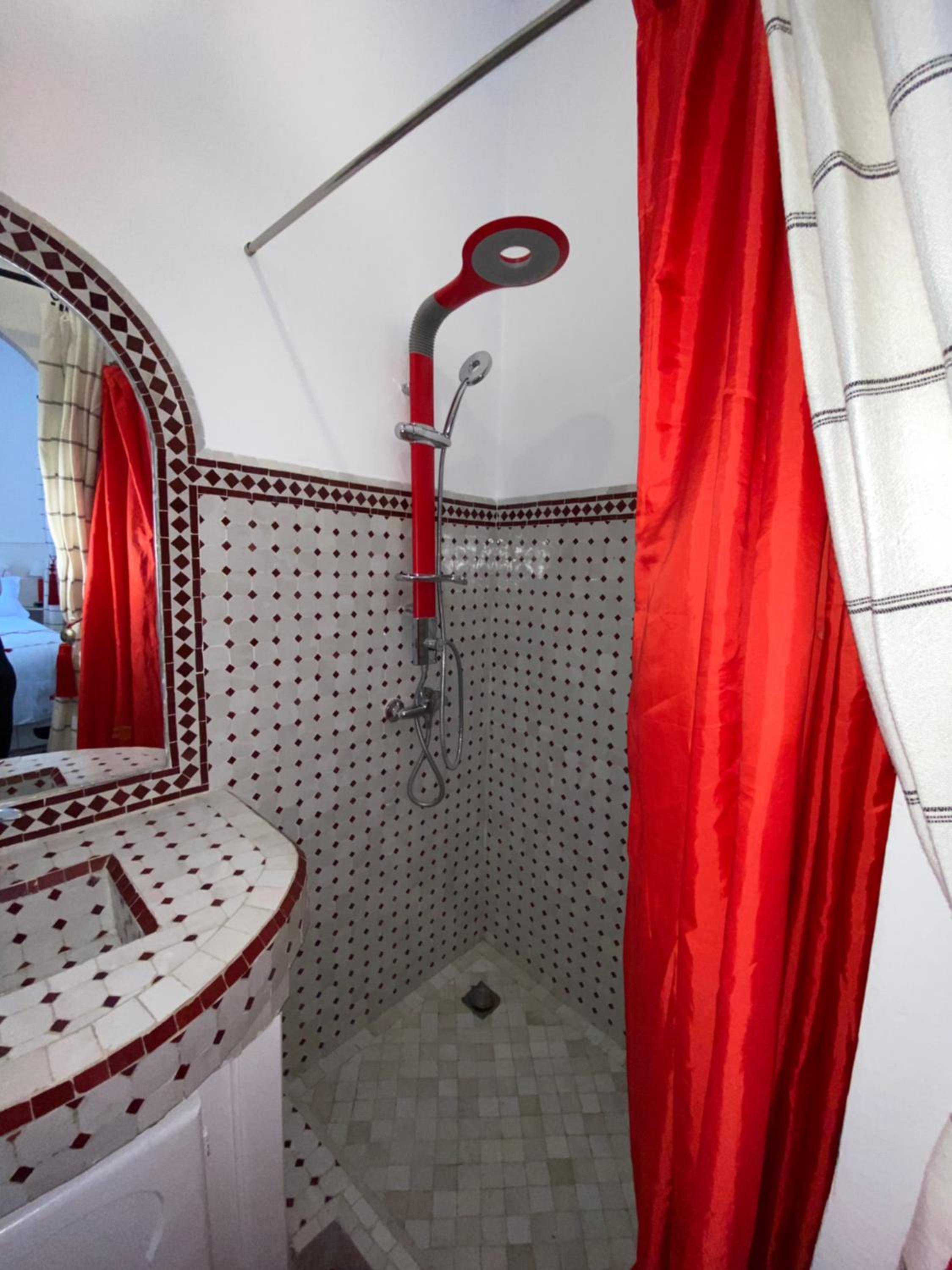 One-Bedroom Suite - Photo 17