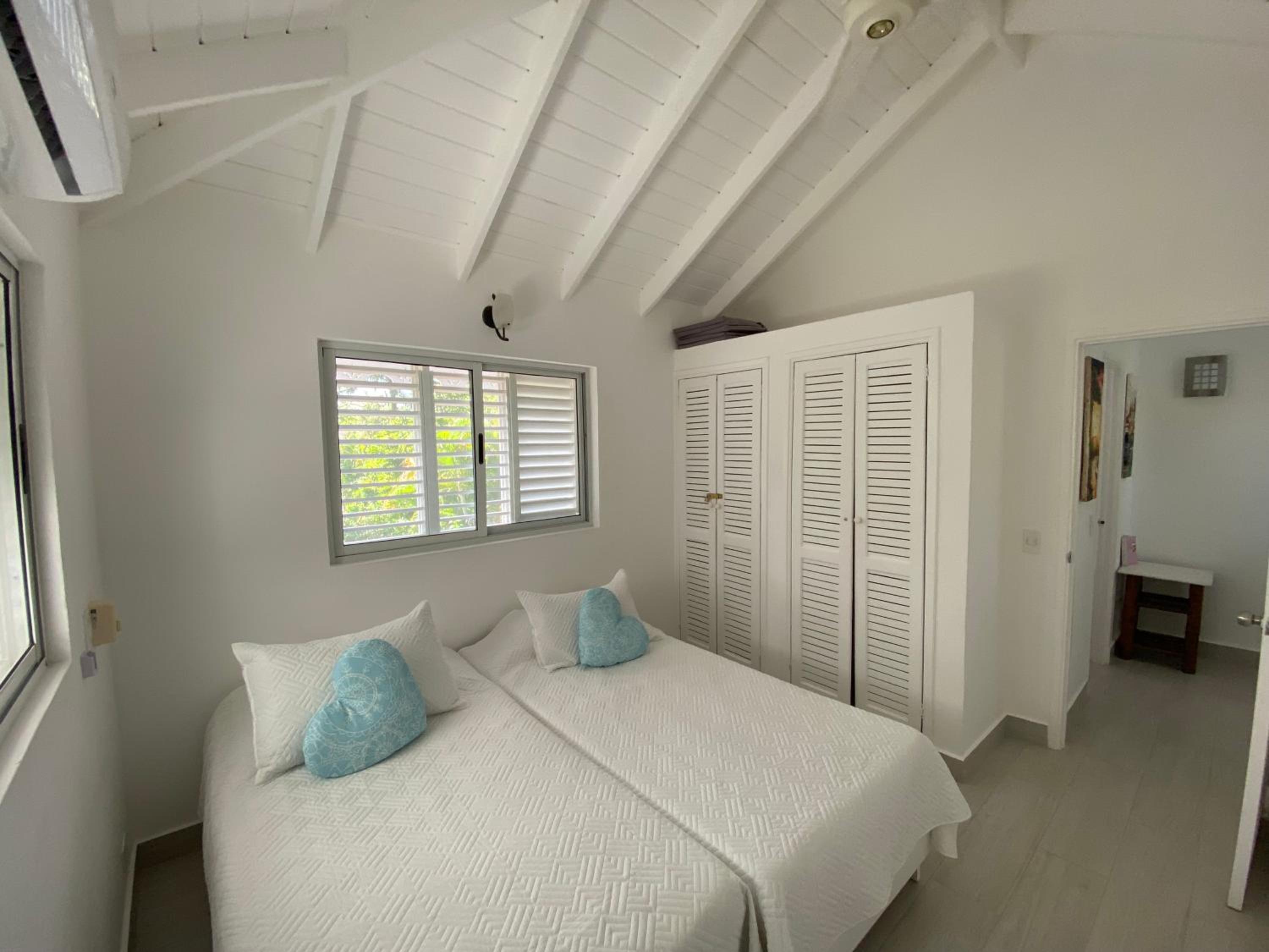 Three-Bedroom Villa photo 3