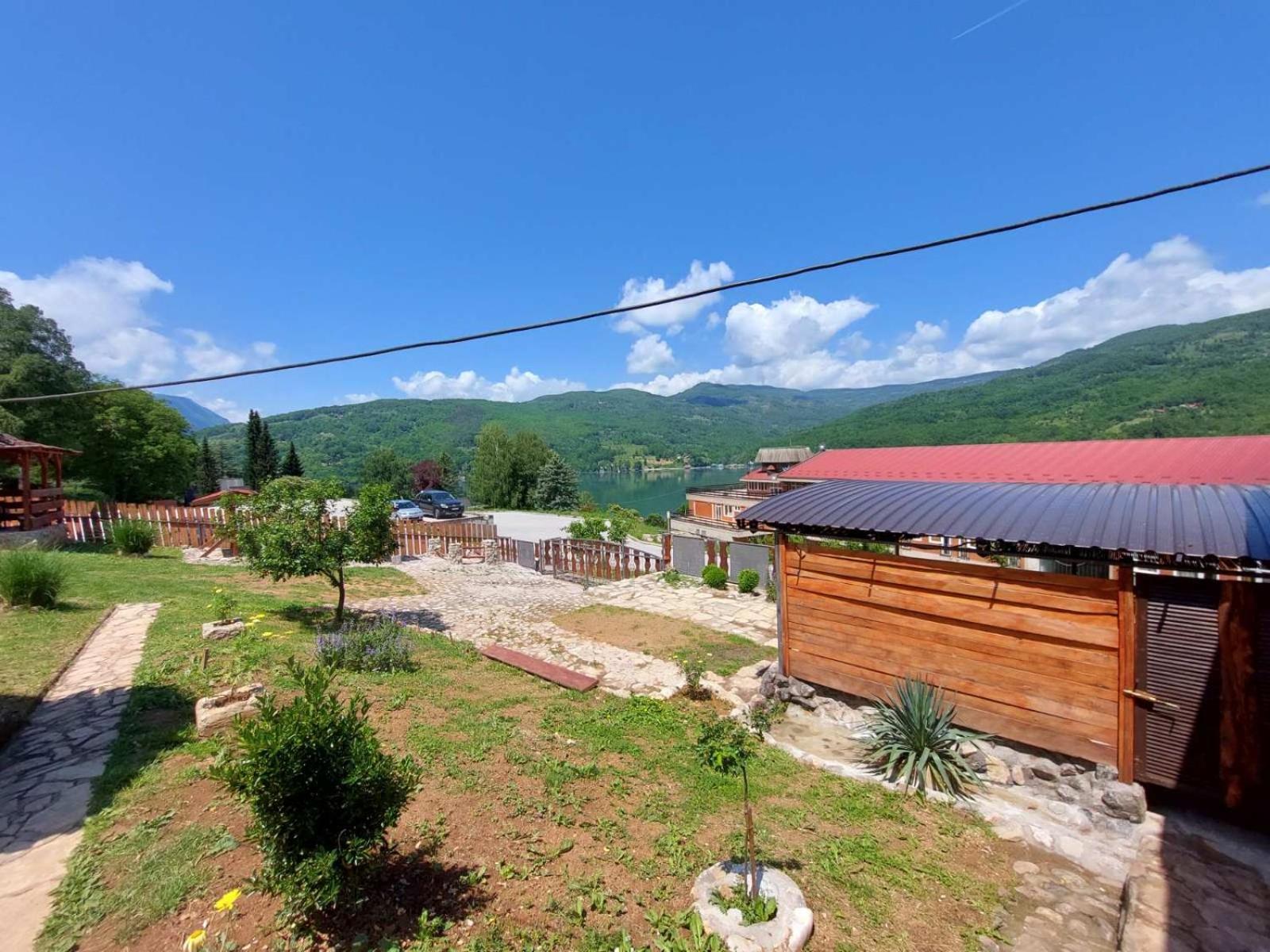 Villa photo 2