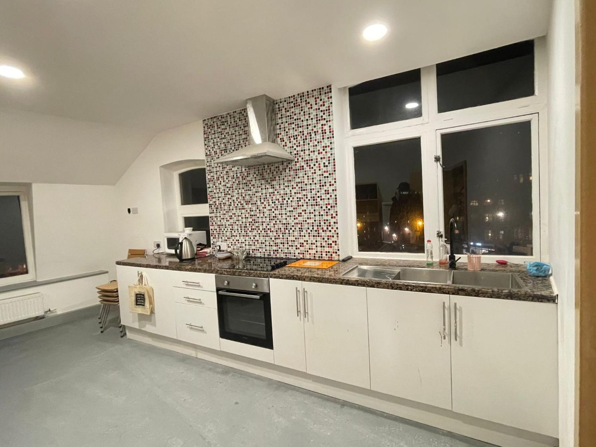 Double Room - Photo 10