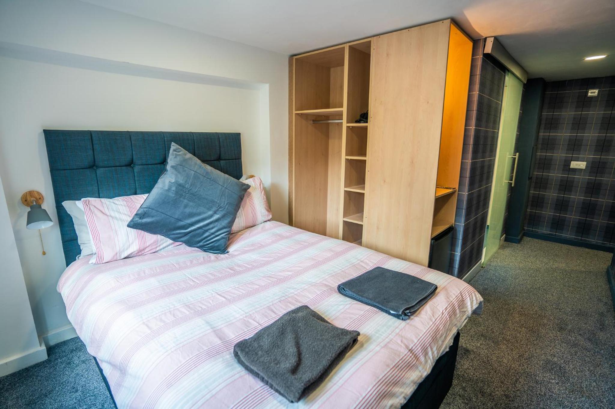 Double Room - Photo 5