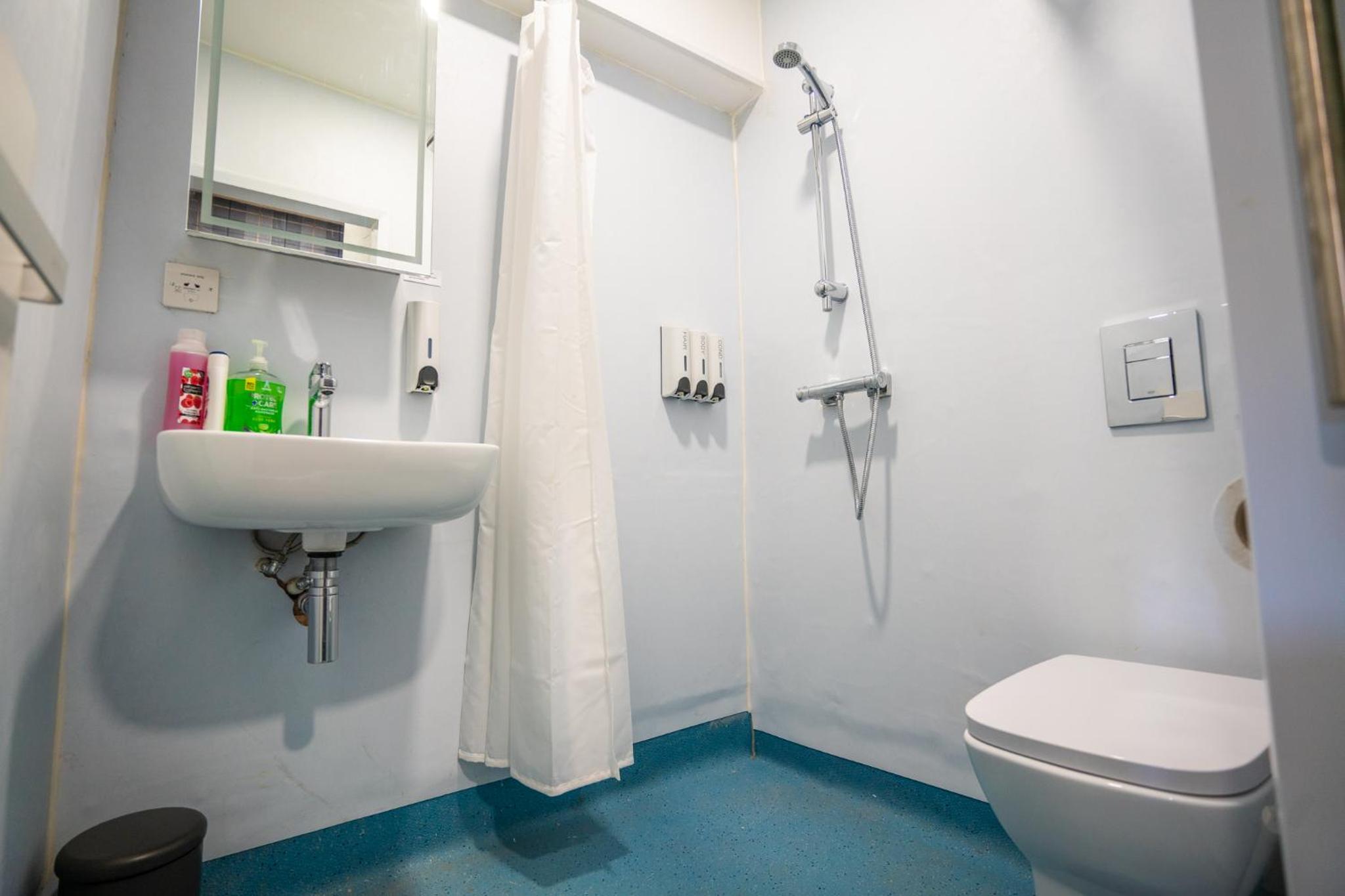 Double Room - Photo 6