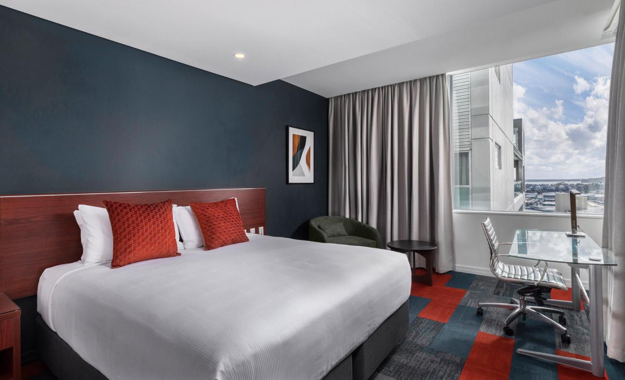 Premium King Room with Harbor View - Photo 1