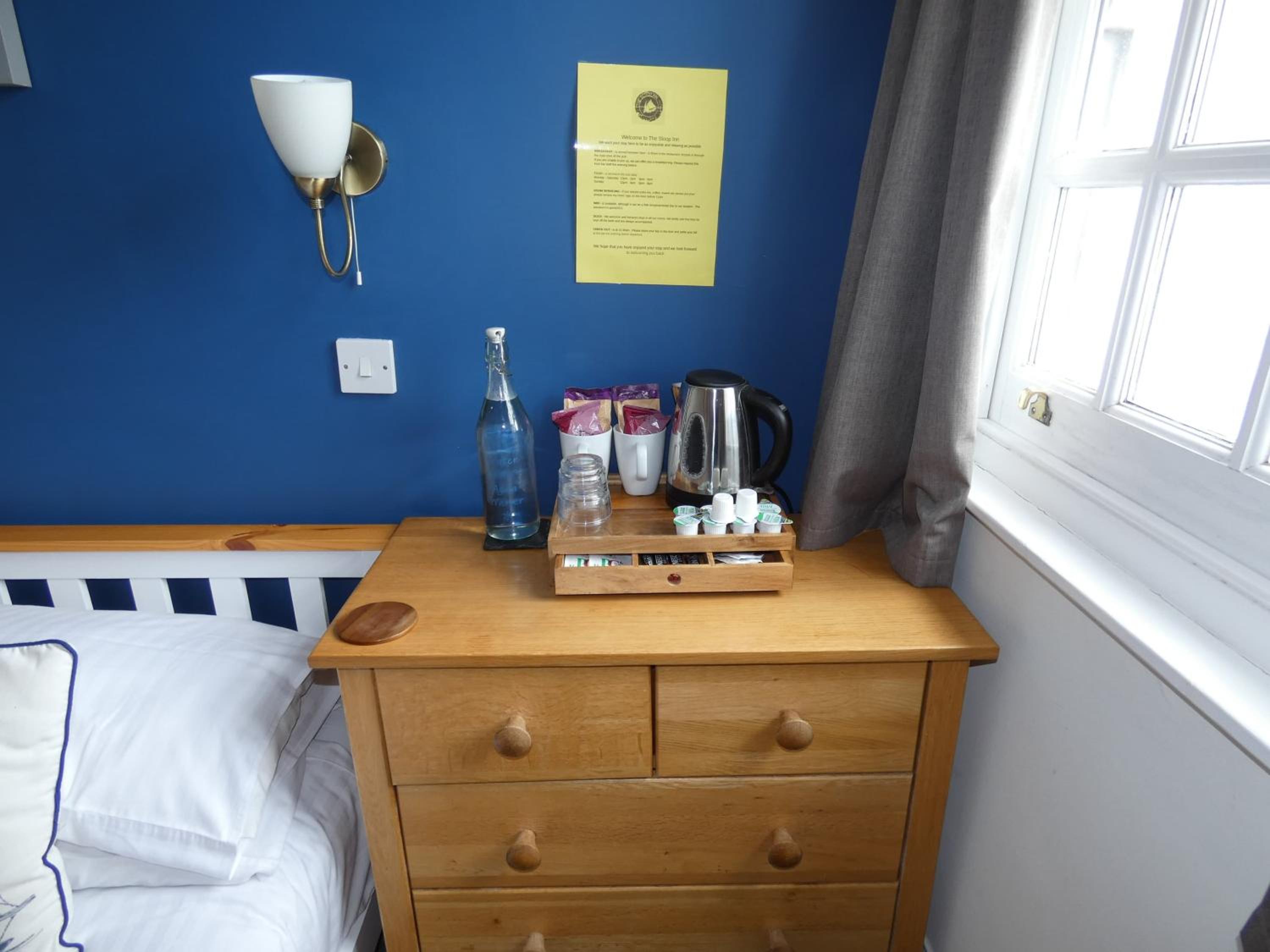 Budget Double Room photo 2