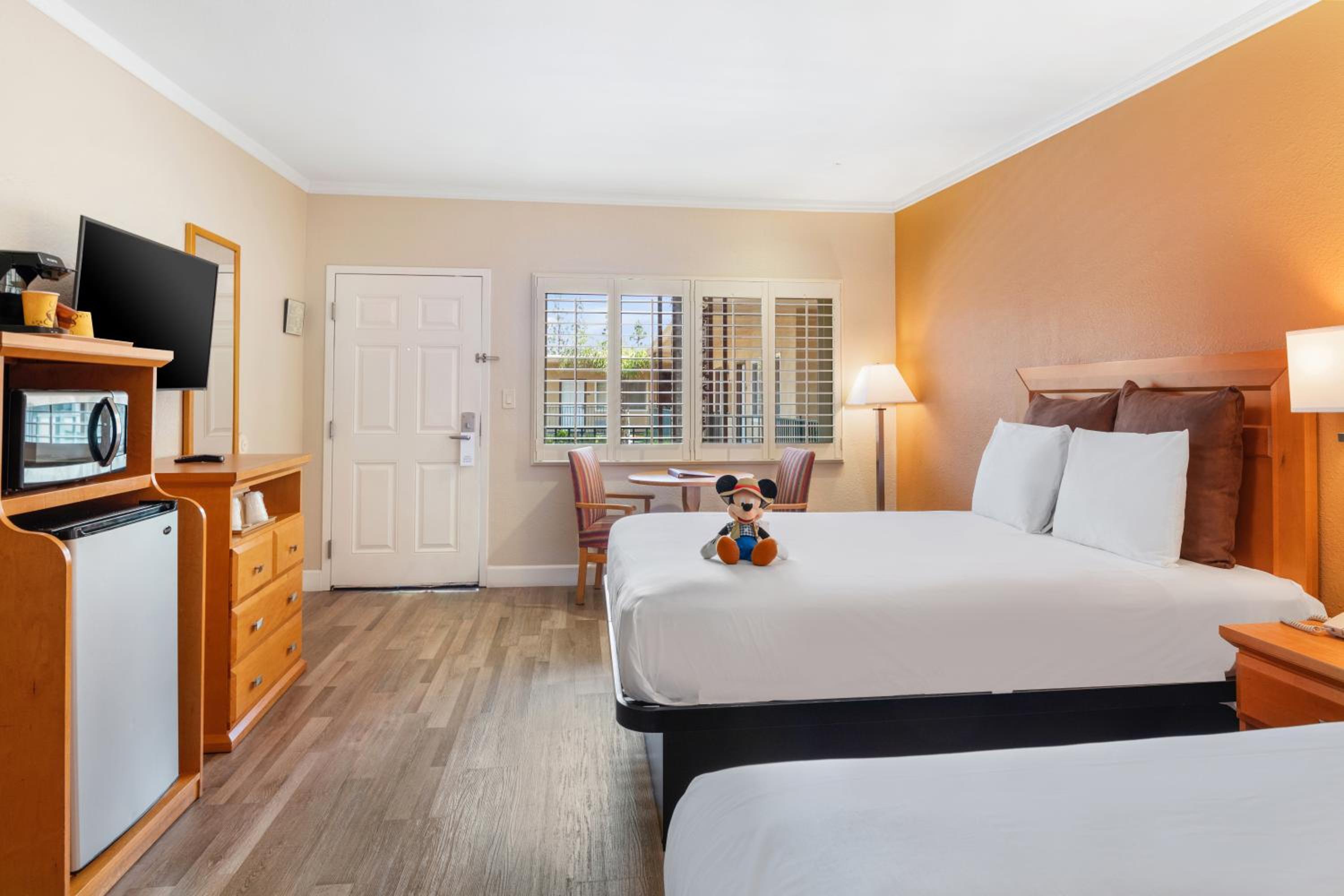 Deluxe Queen Room - Photo 1