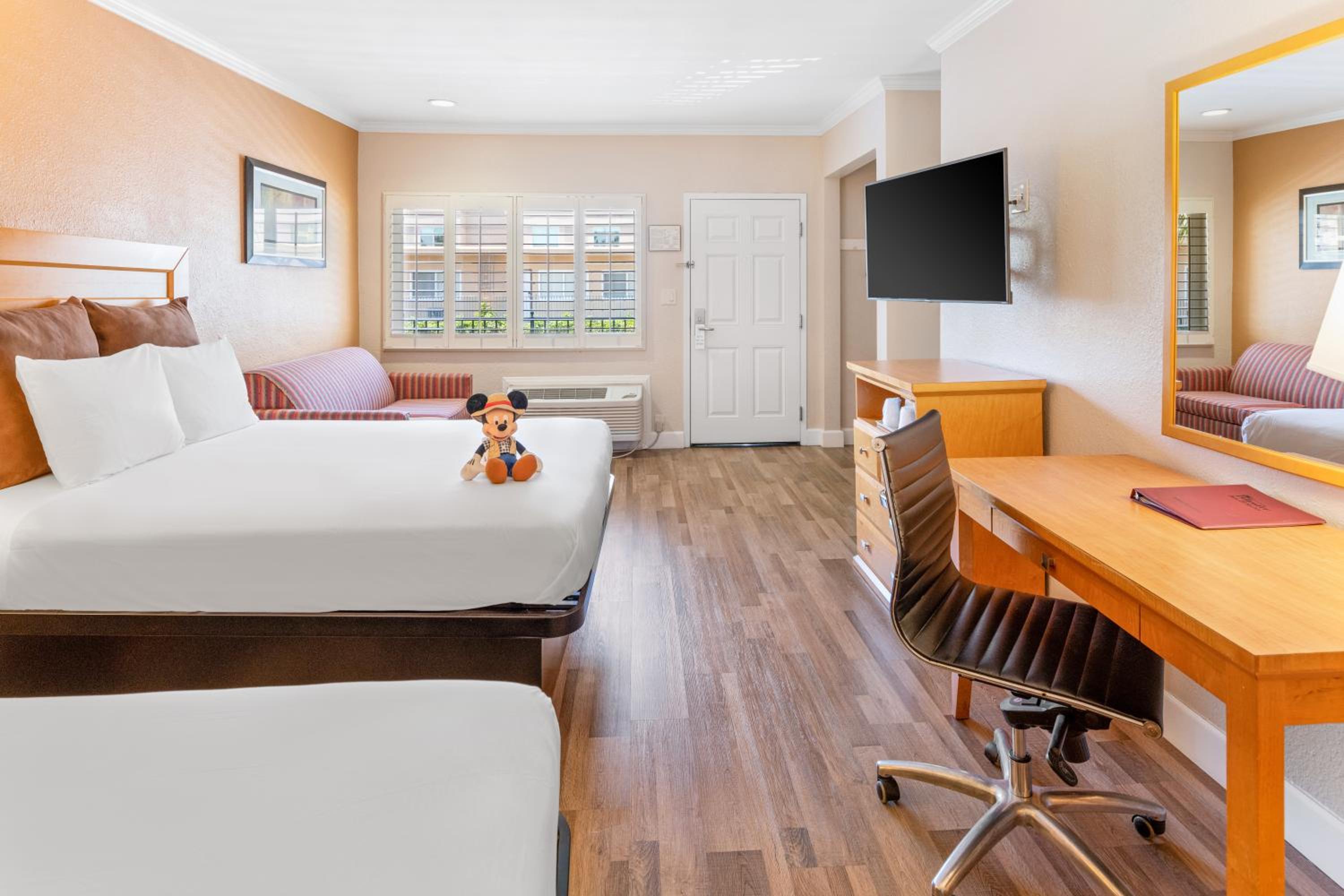Deluxe Room - Photo 3