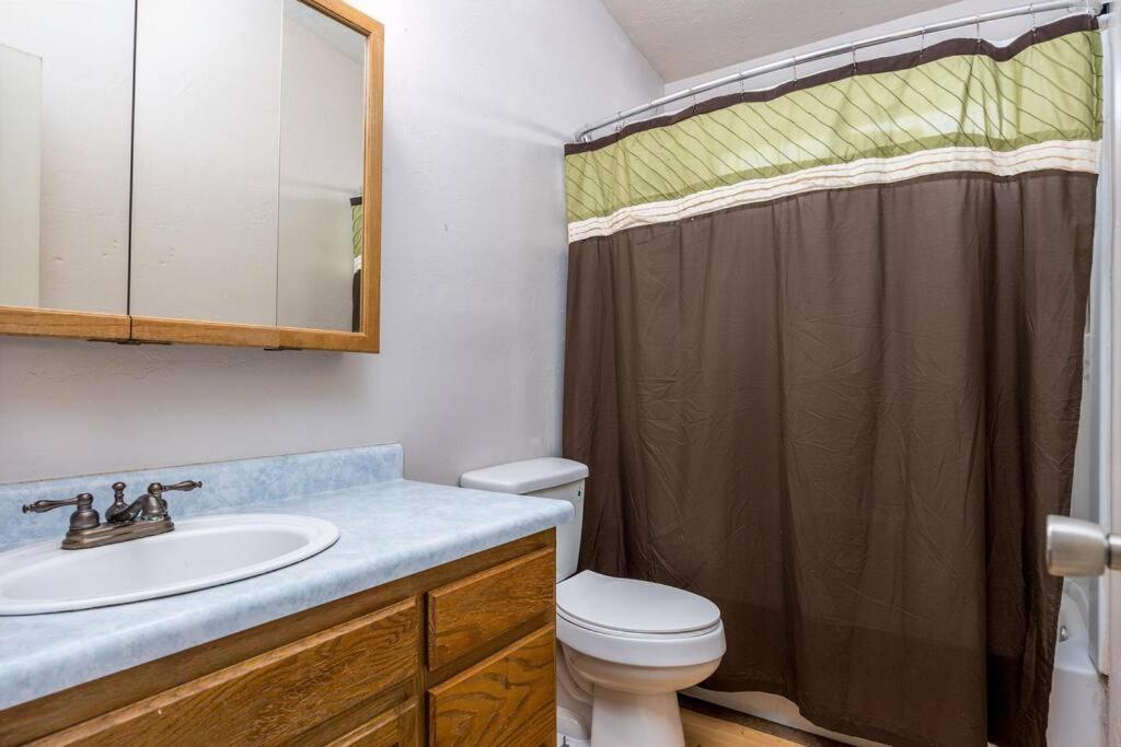 Three-Bedroom House photo 2