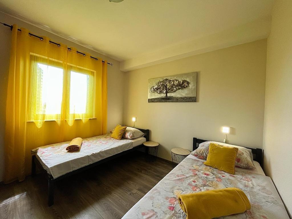 Two-Bedroom Apartment - Photo 9