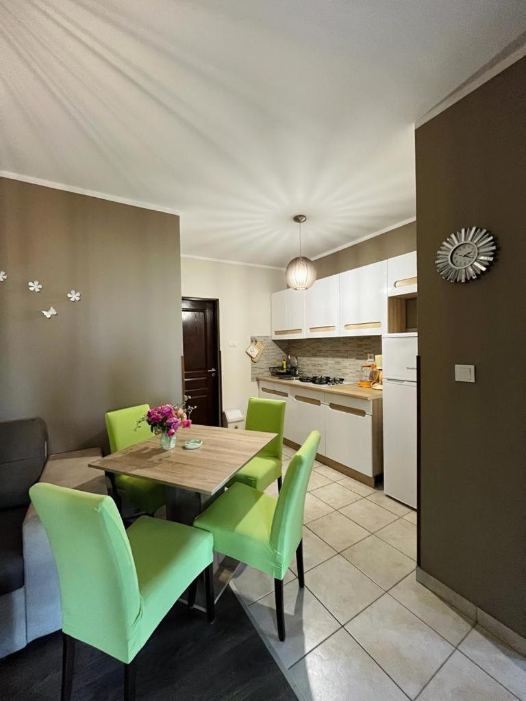 Two-Bedroom Apartment - Photo 19