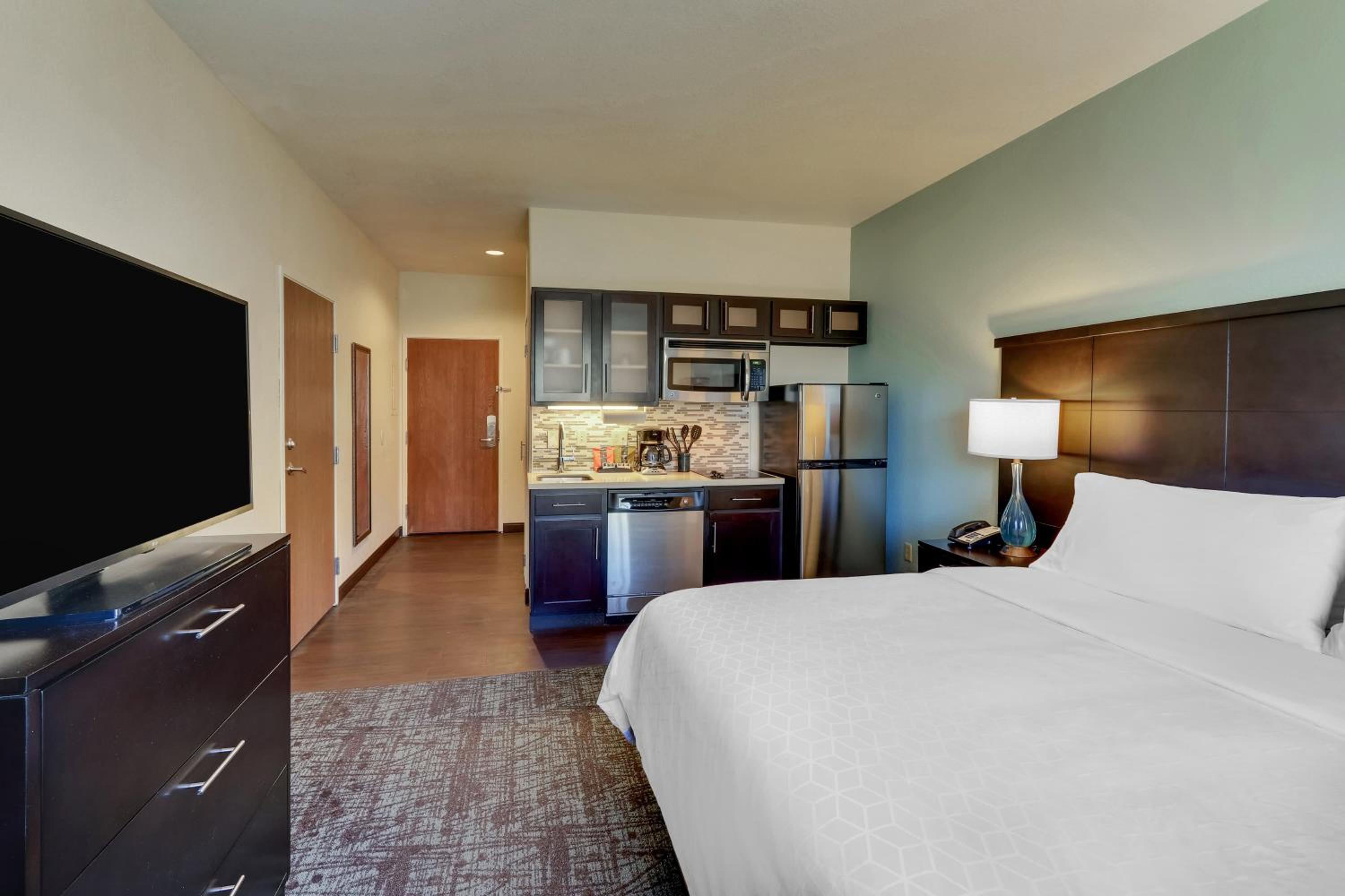 King Studio Suite - Photo 3