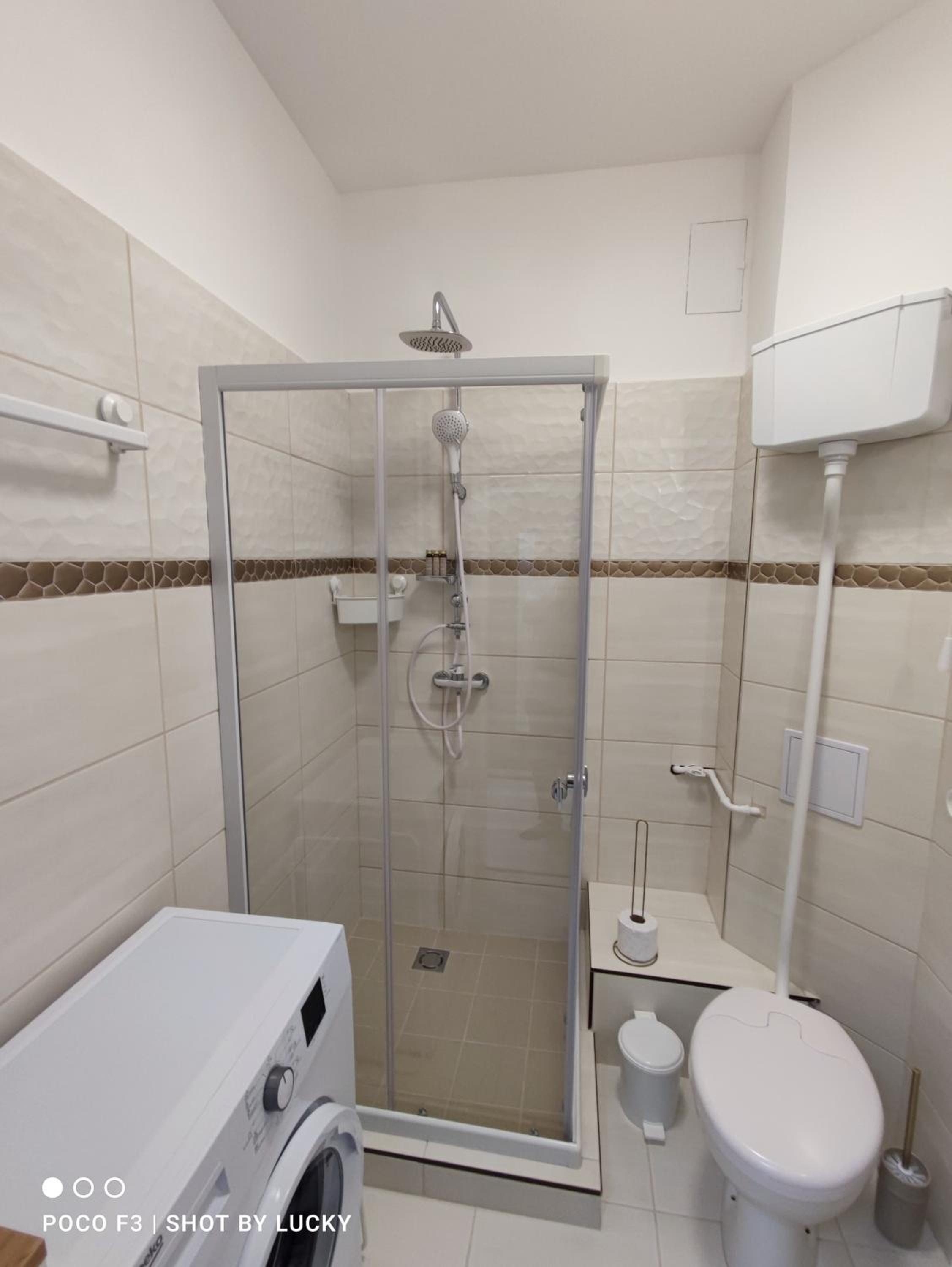 One-Bedroom Apartment - Photo 34
