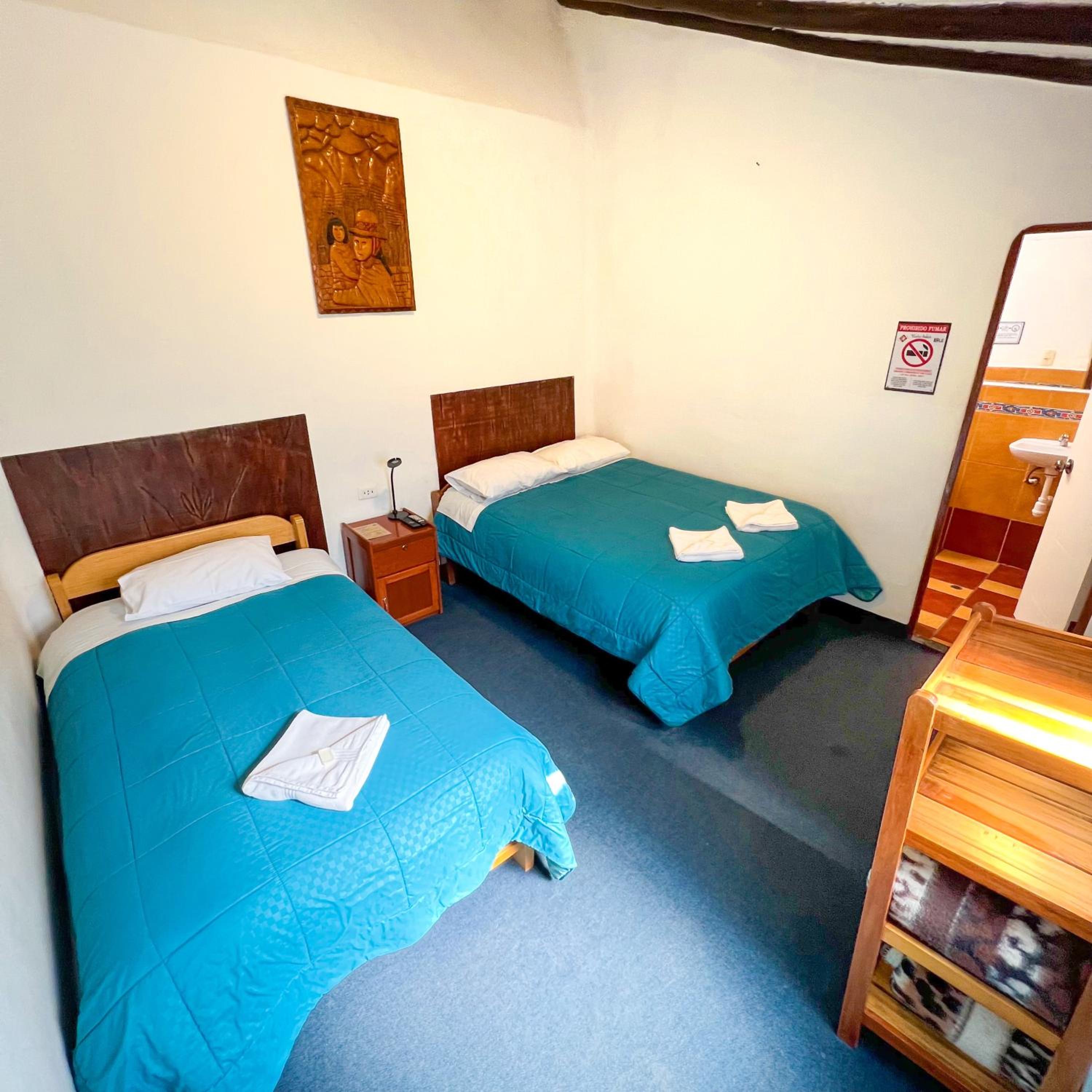 Twin Room with Private Bathroom - Photo 4