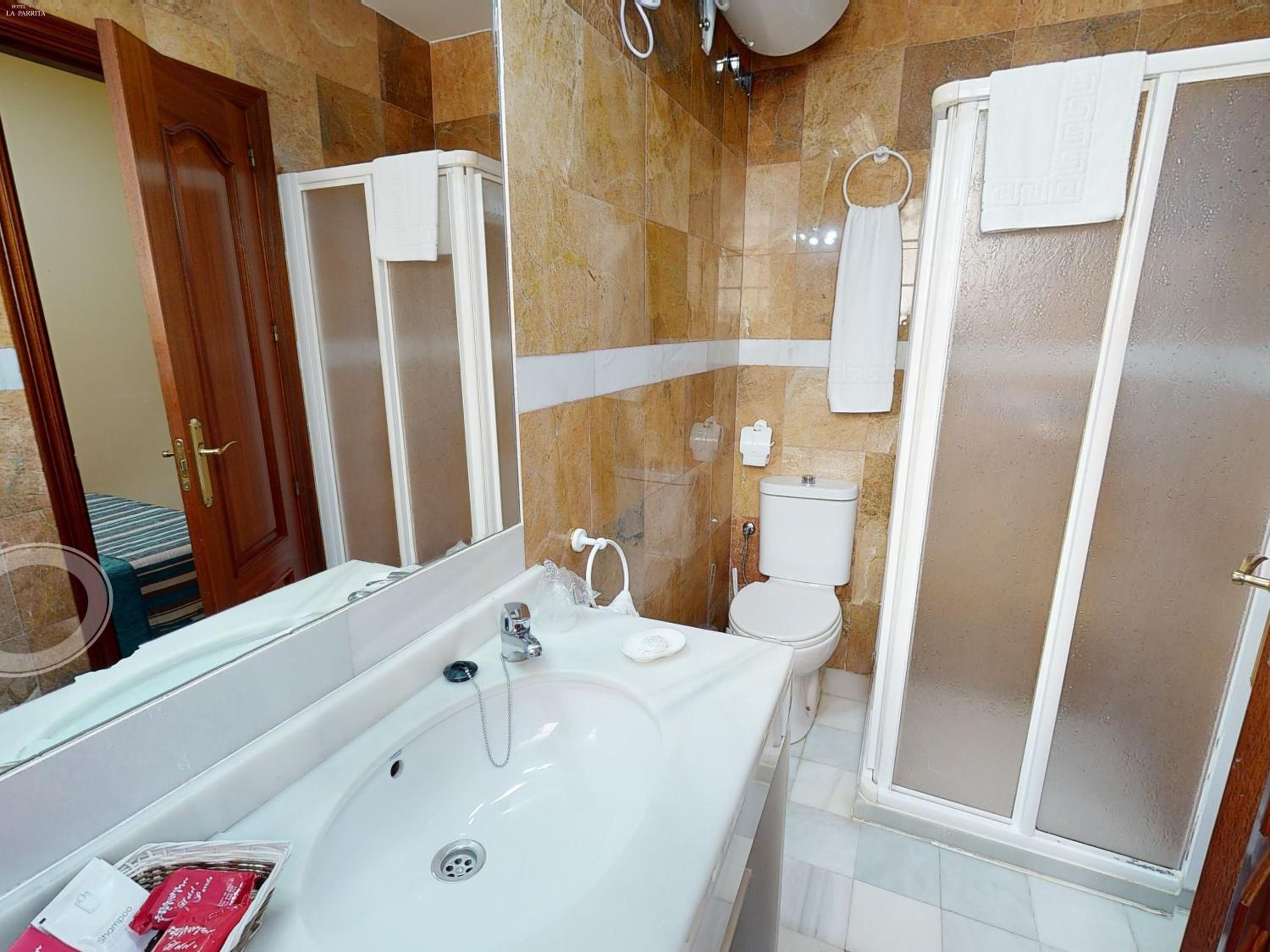 Single Room photo 2