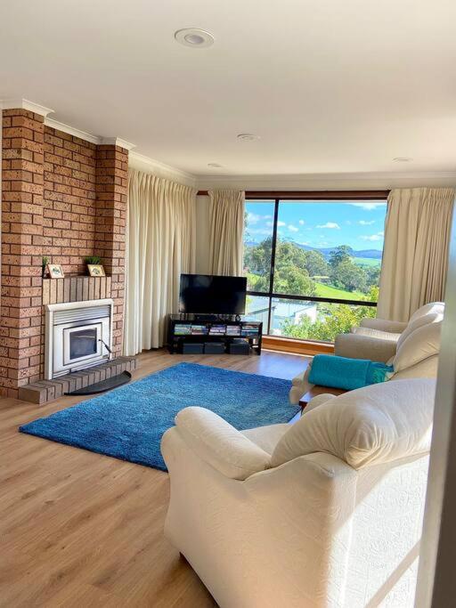 Three-Bedroom House photo 1