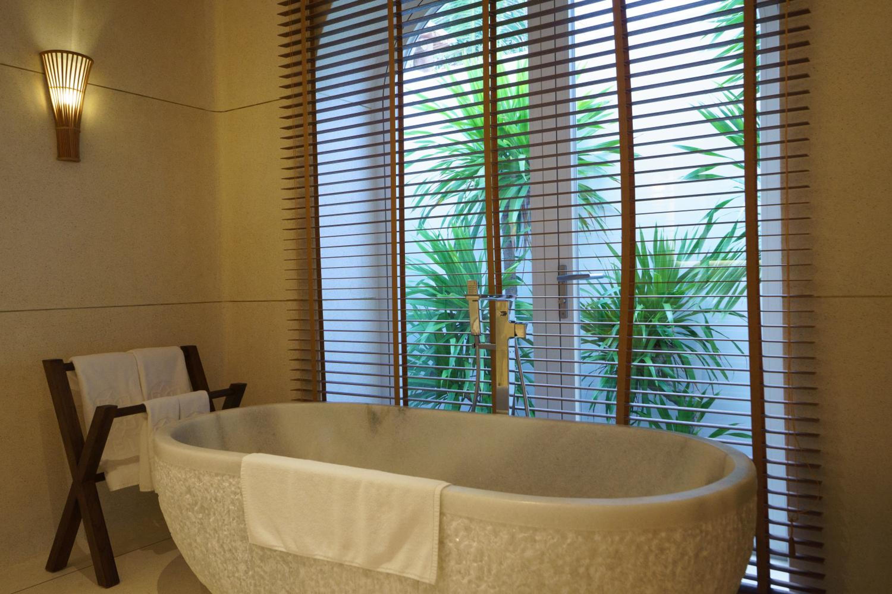 Three-Bedroom Pool Villa with Ocean View - Photo 2