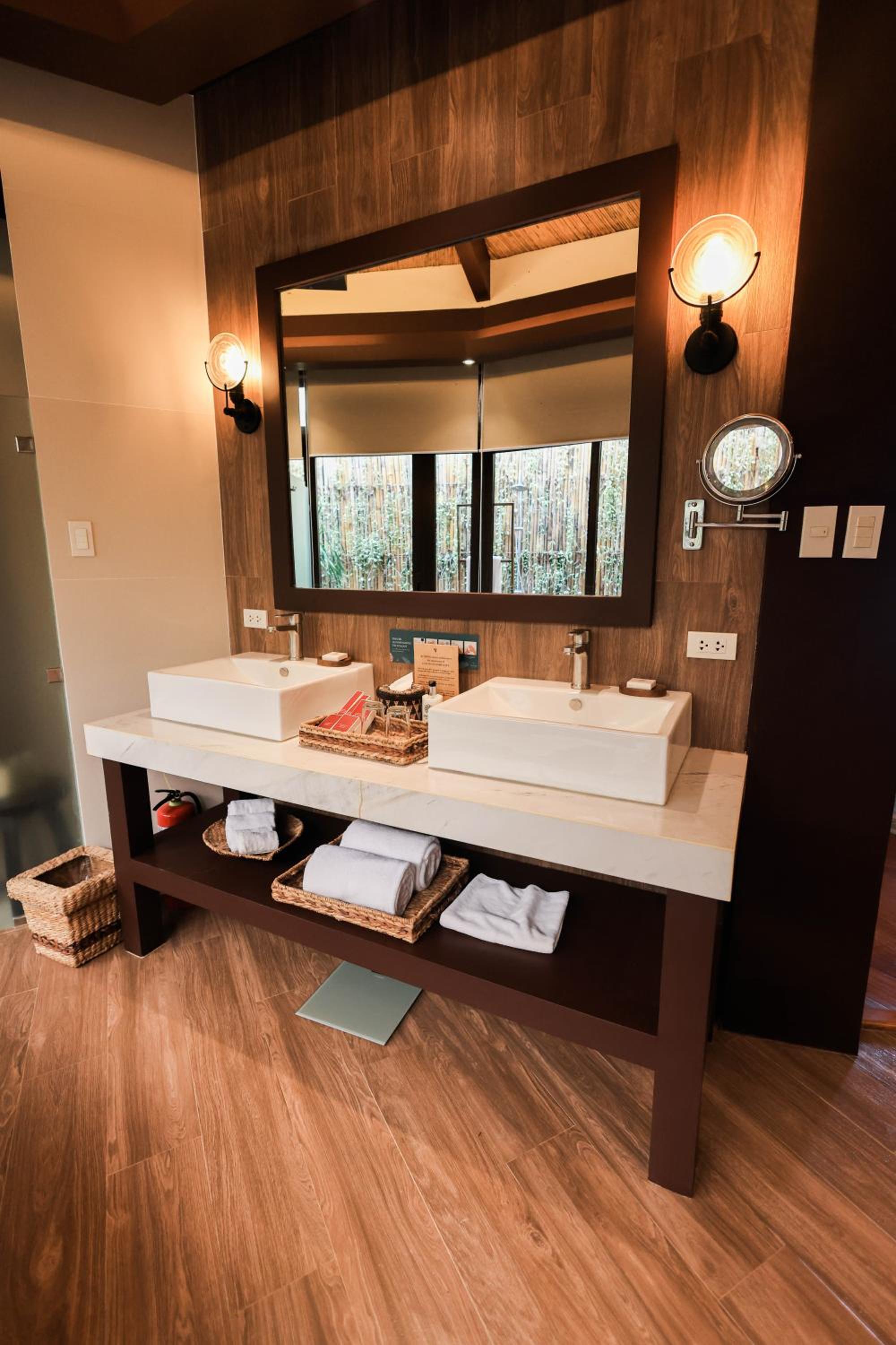 Two Bedroom Premium Villa with Free Roundtrip Lio Airport Transfers and Butler Service - Photo 9