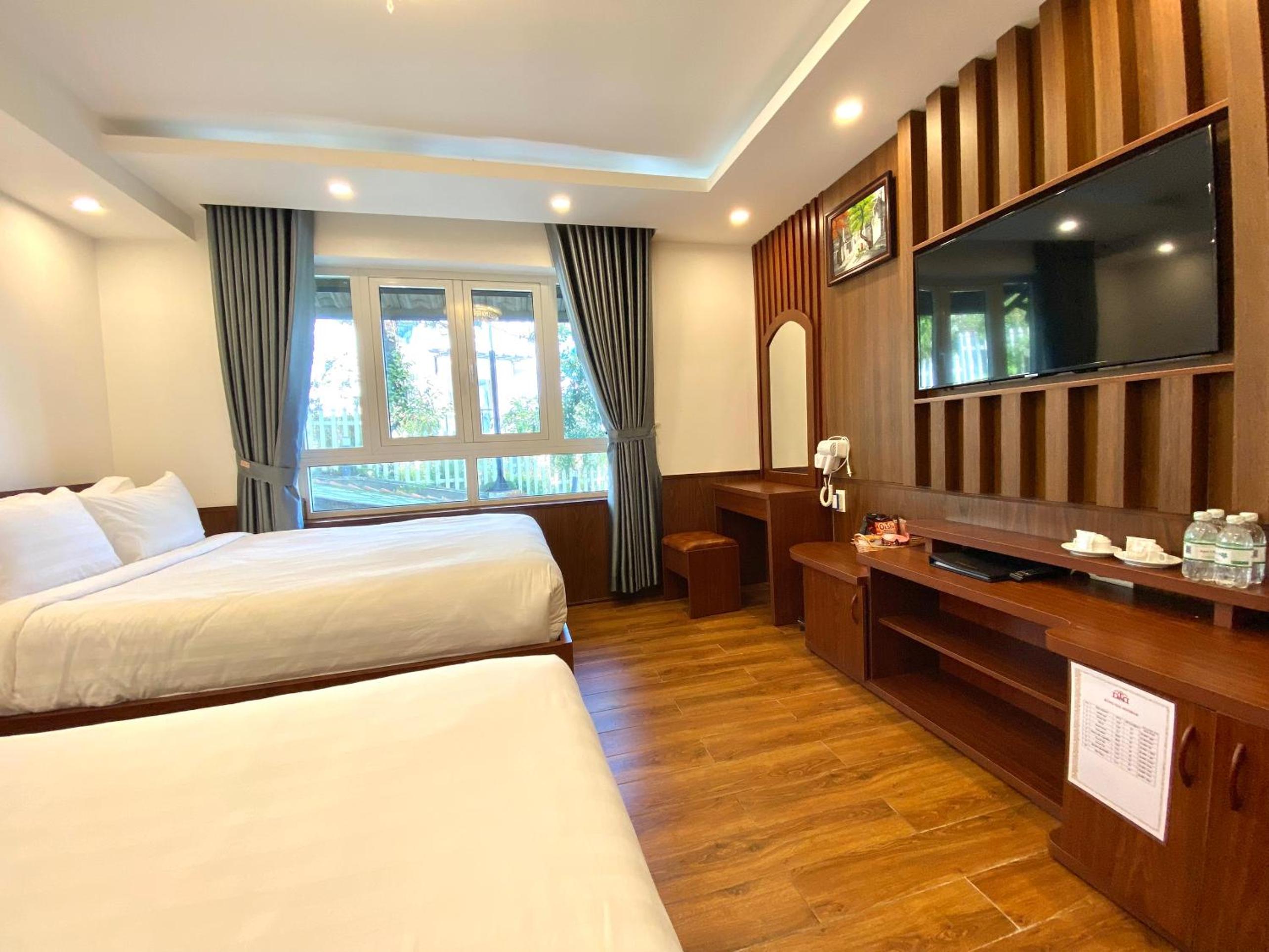 Twin Room with Shared Toilet