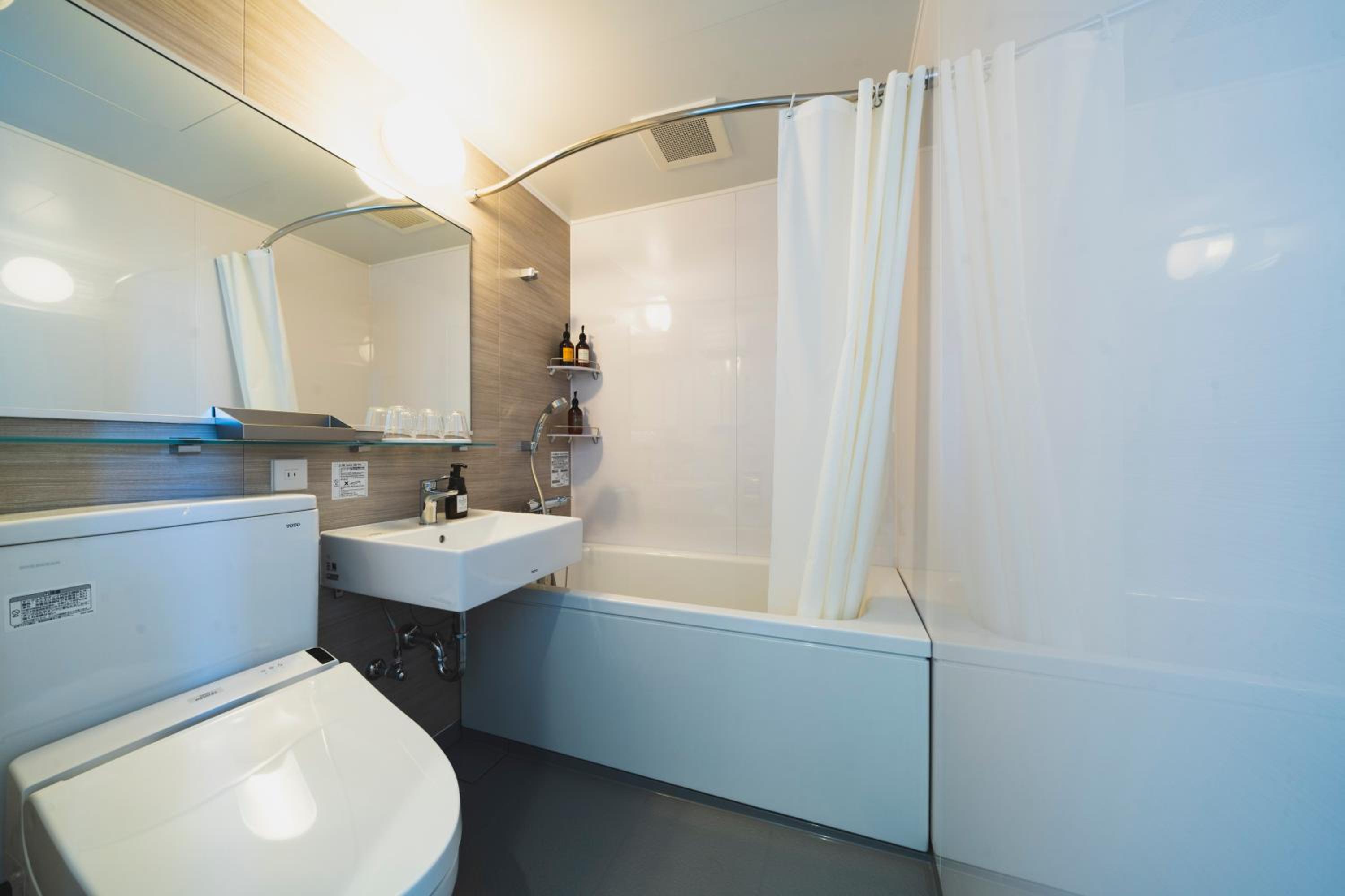 Twin Room with Extra Bed - Photo 3