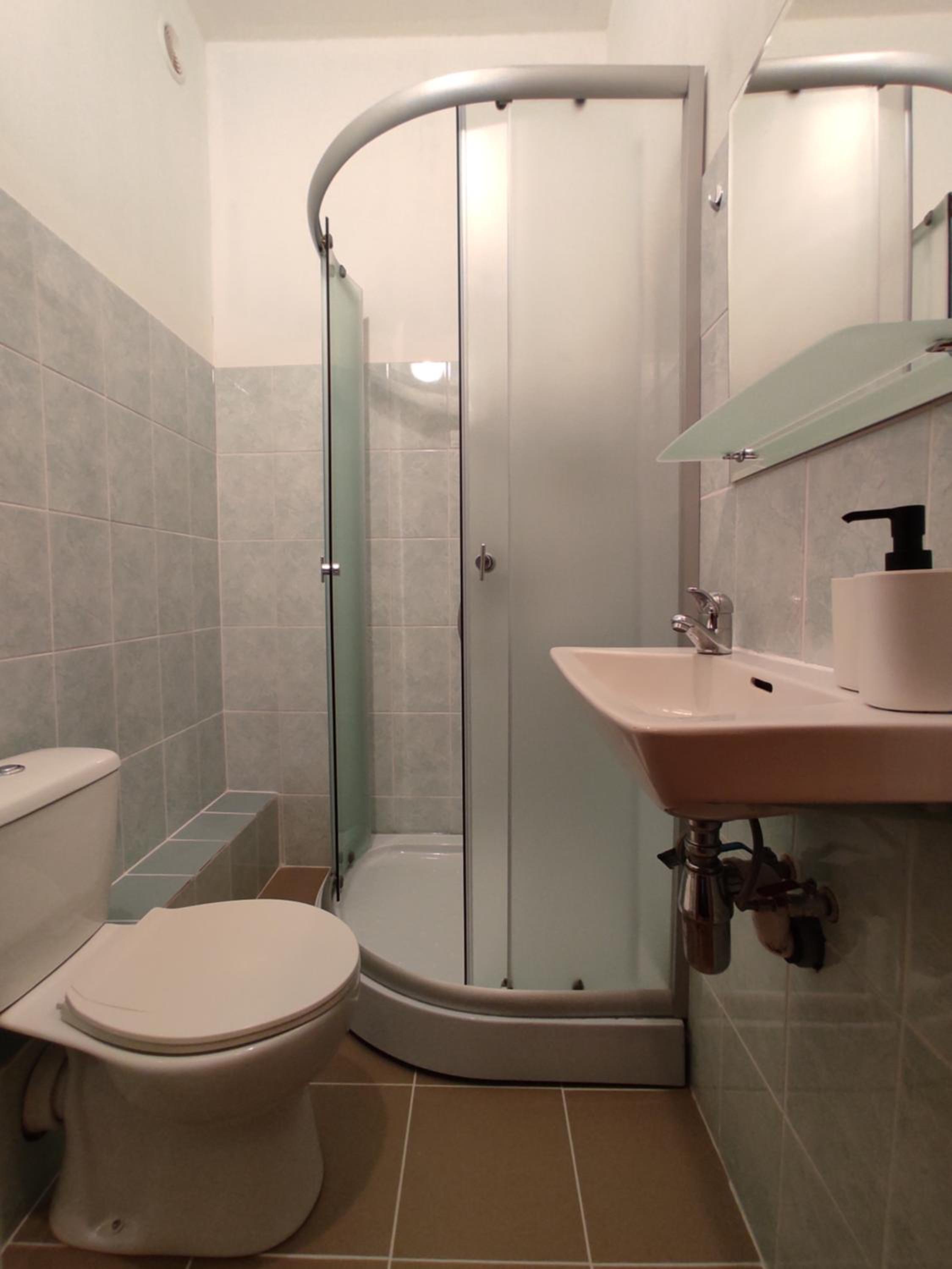 Double Room with Private Bathroom - Photo 5