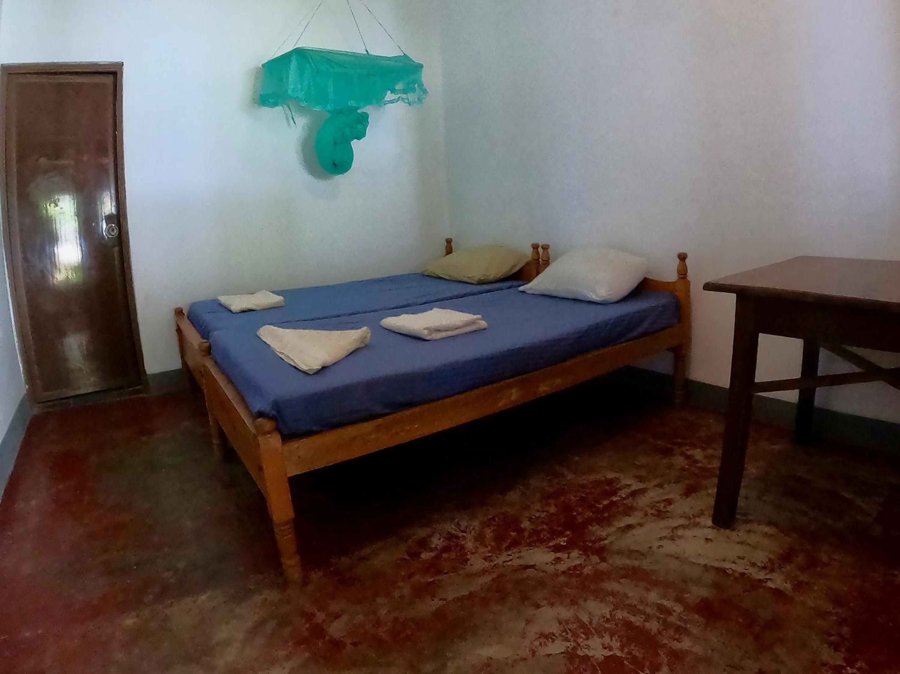 Twin Room With Private Bathroom photo 1