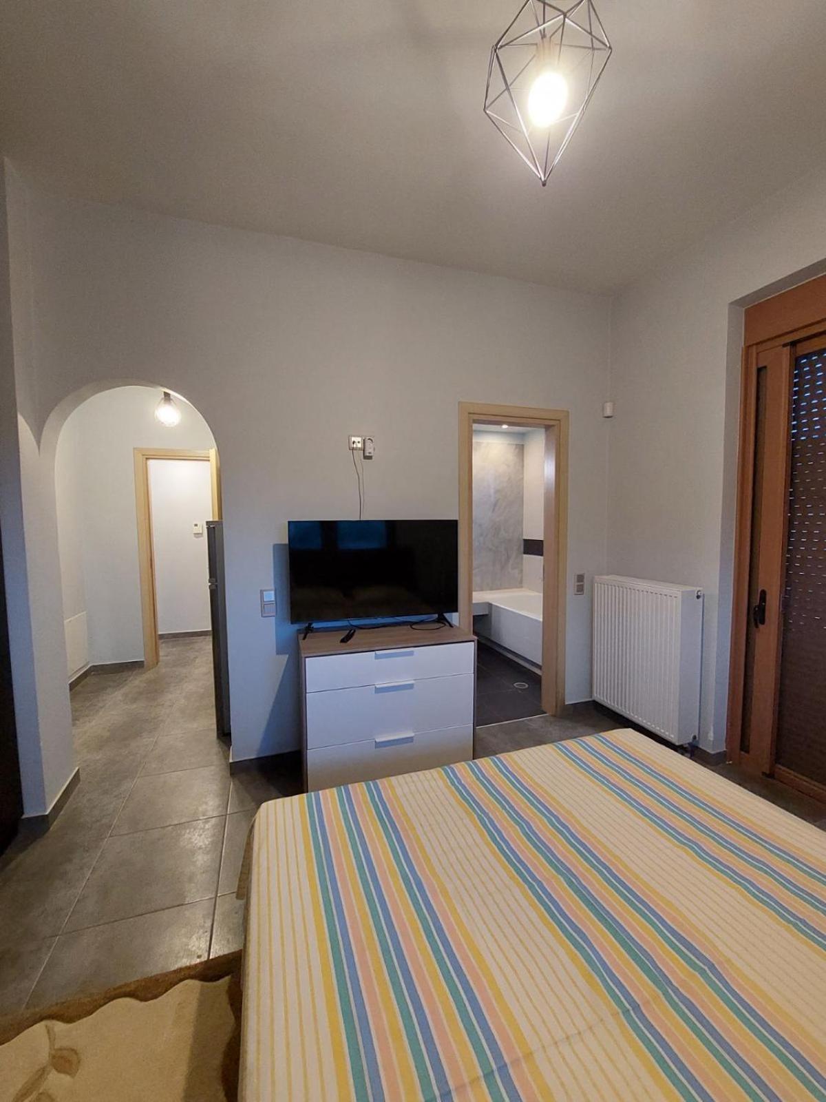 Two-Bedroom Apartment - Photo 16