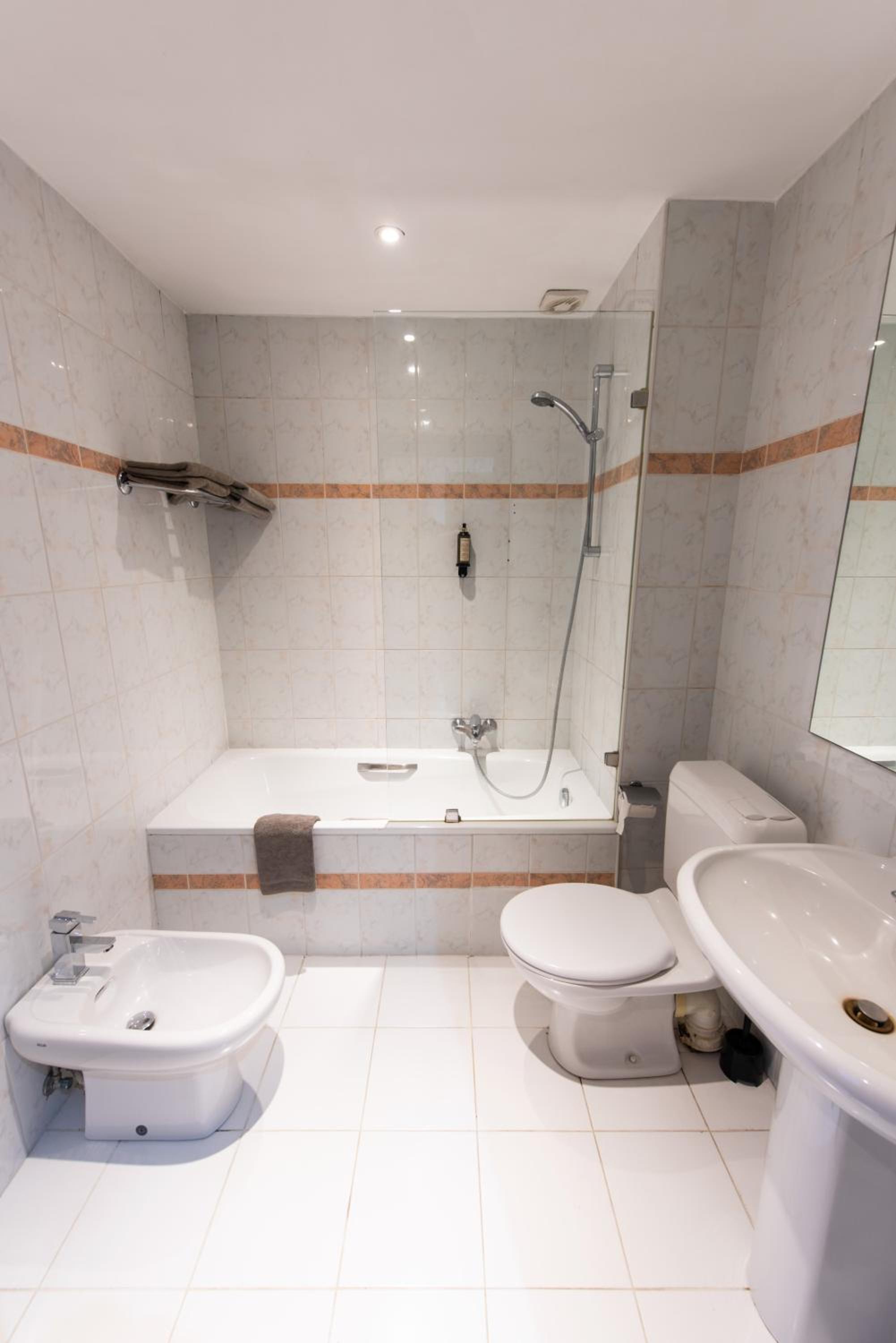 Double Room with View - Photo 21