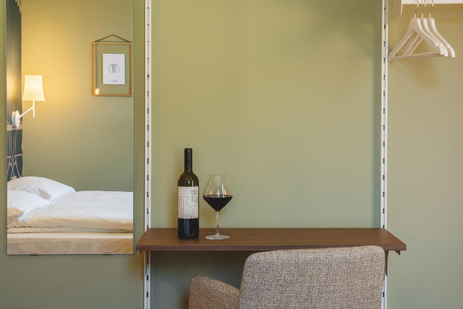 Charming Double Room photo 3