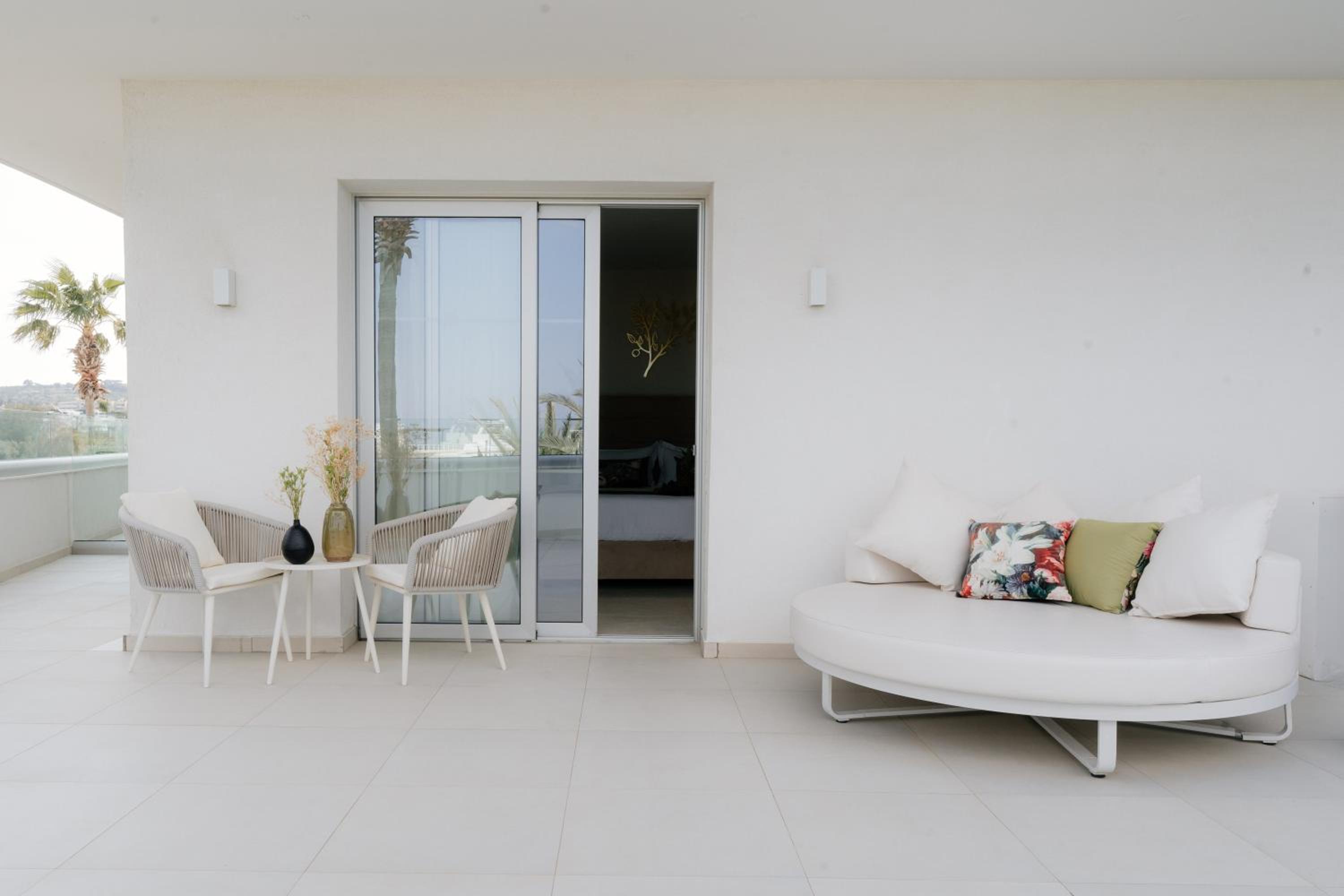 Junior Sea View Suite with Jacuzzi - Photo 21