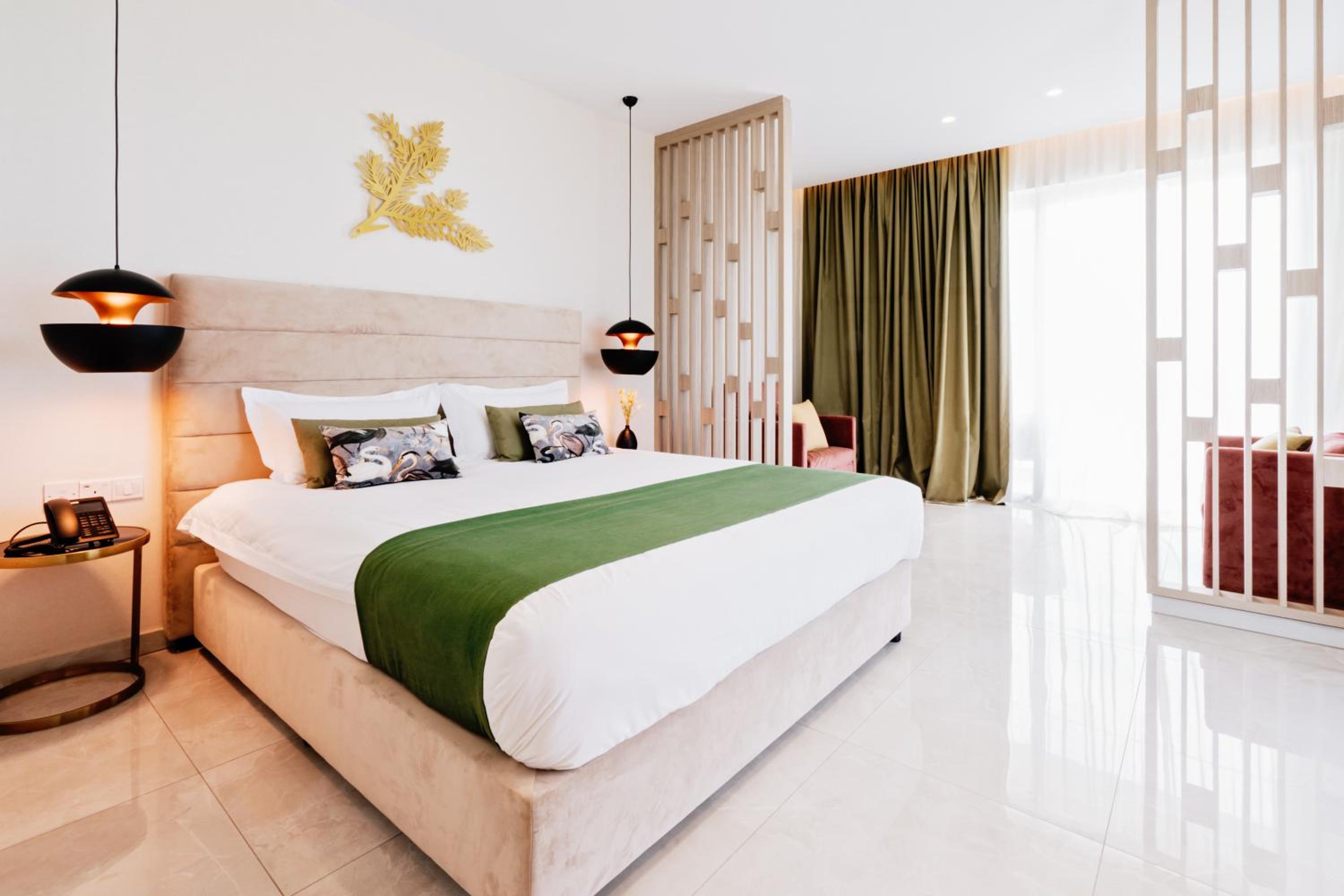 Deluxe Family Room - Photo 10