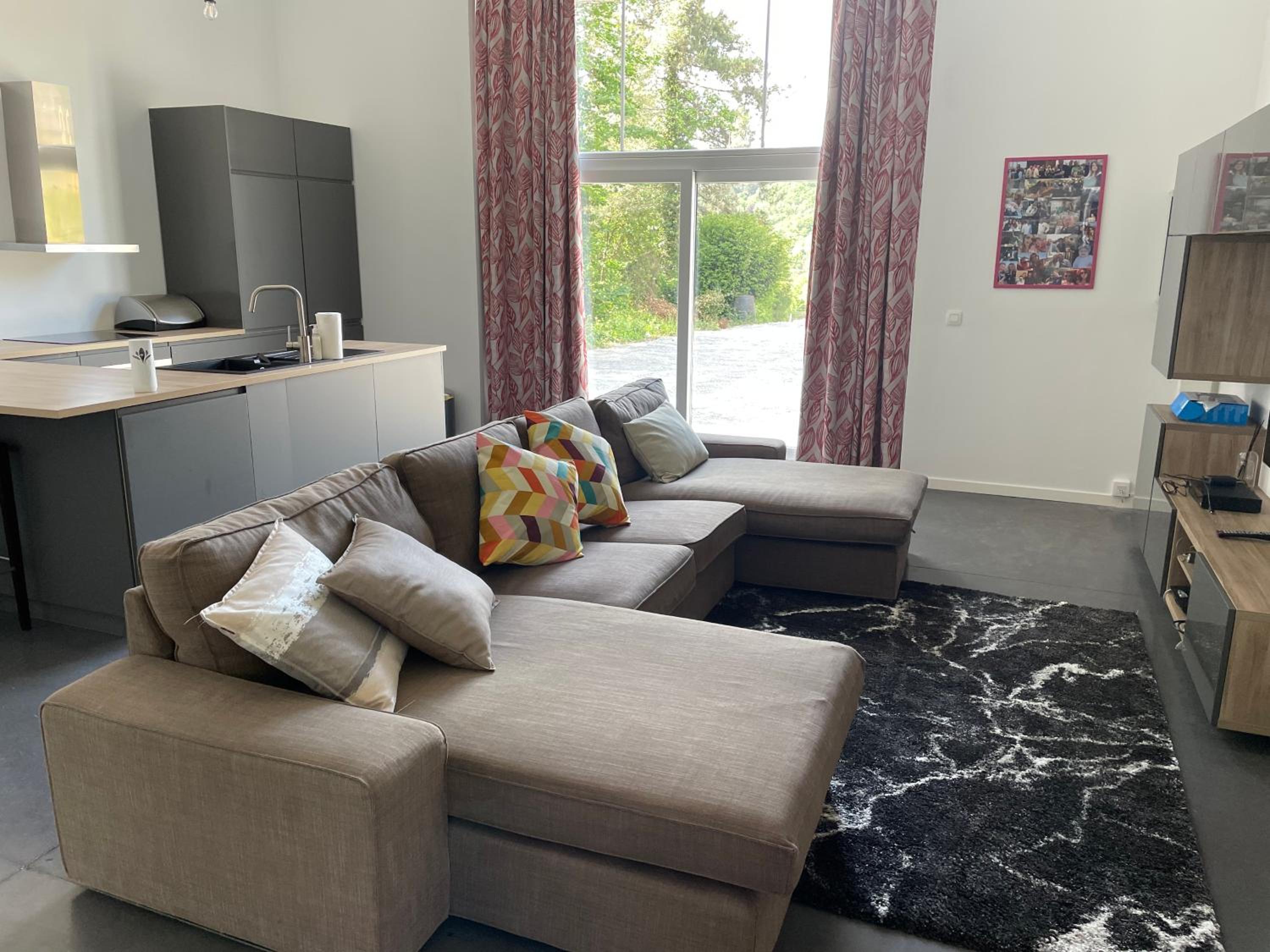 Three-Bedroom Apartment - Photo 15