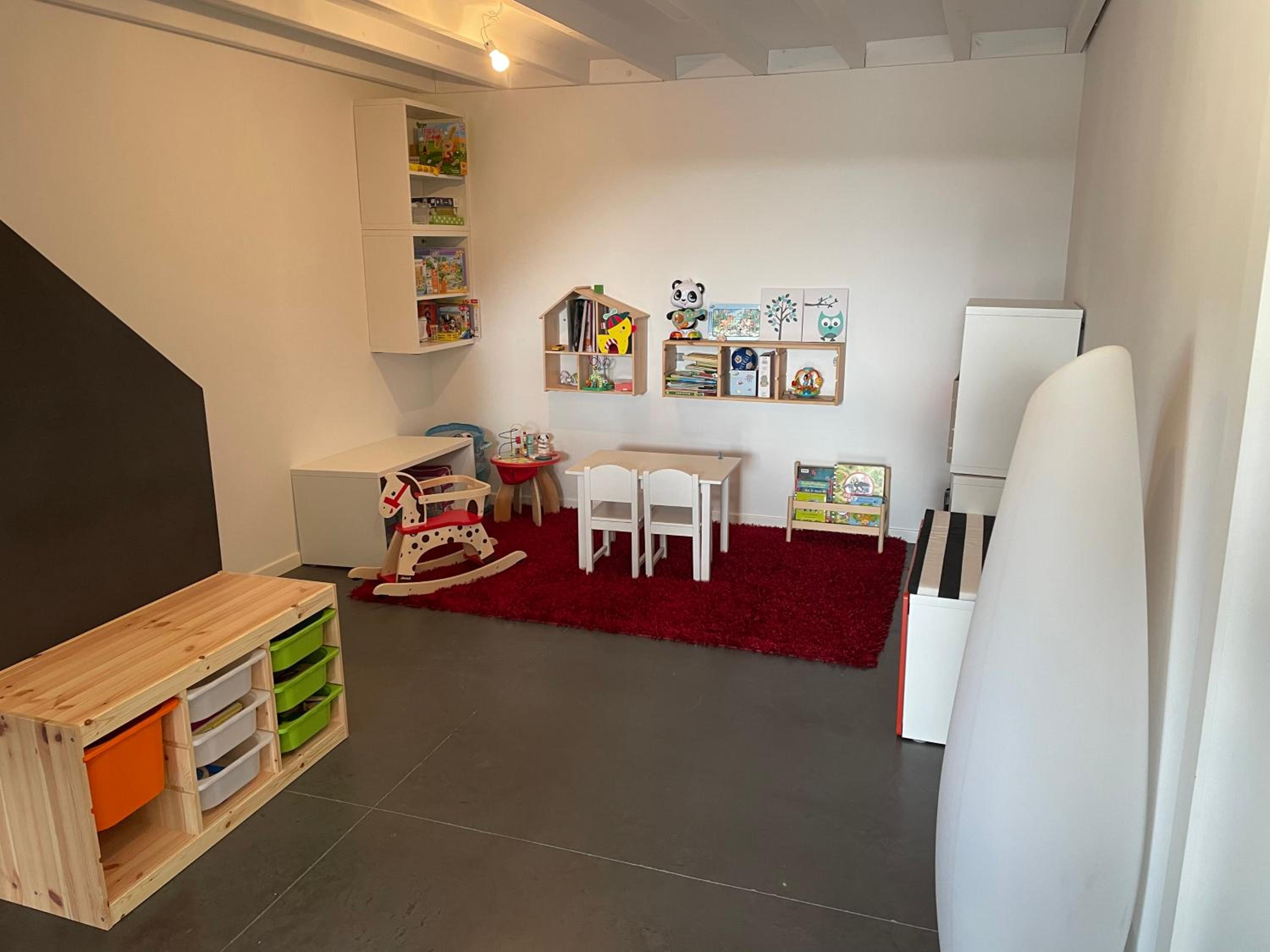 Three-Bedroom Apartment - Photo 8