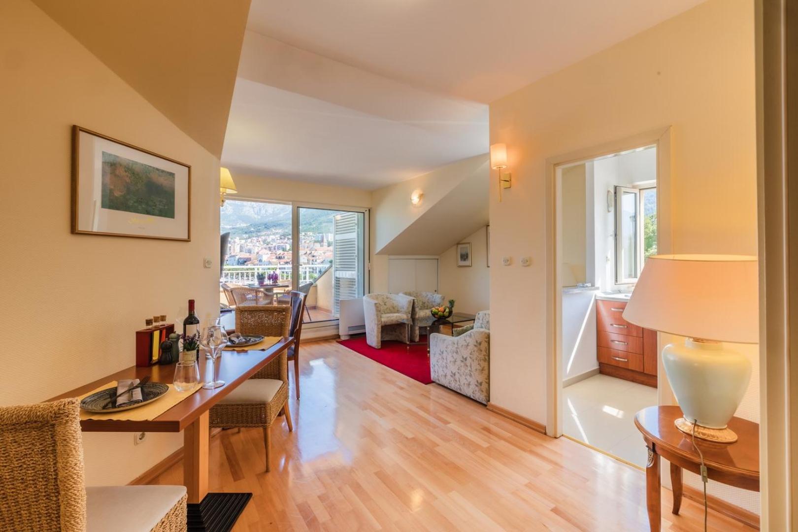 Apartment with Sea View and Balcony