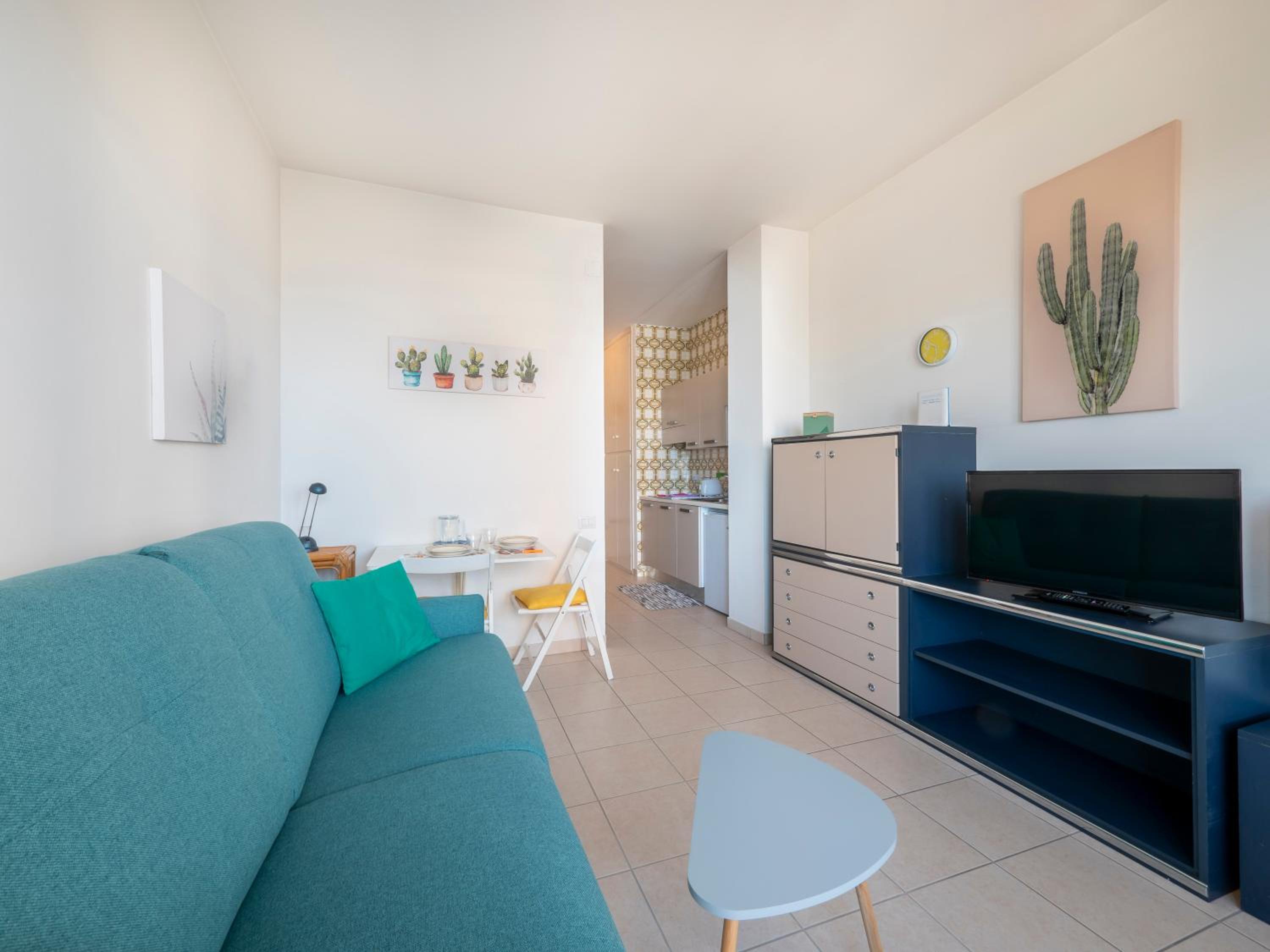 Studio Apartment photo 2