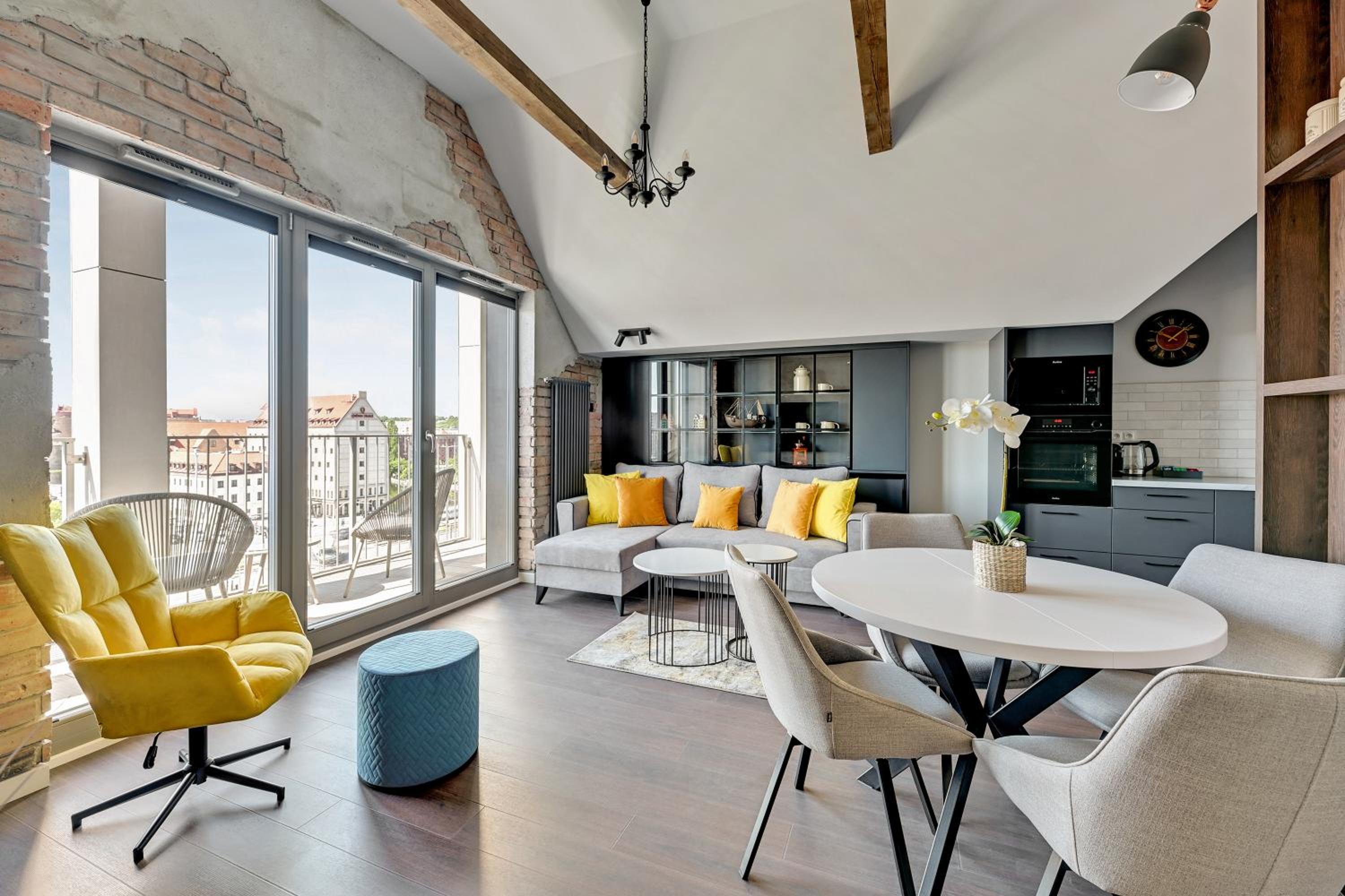 One-Bedroom Superior Apartment with Balcony