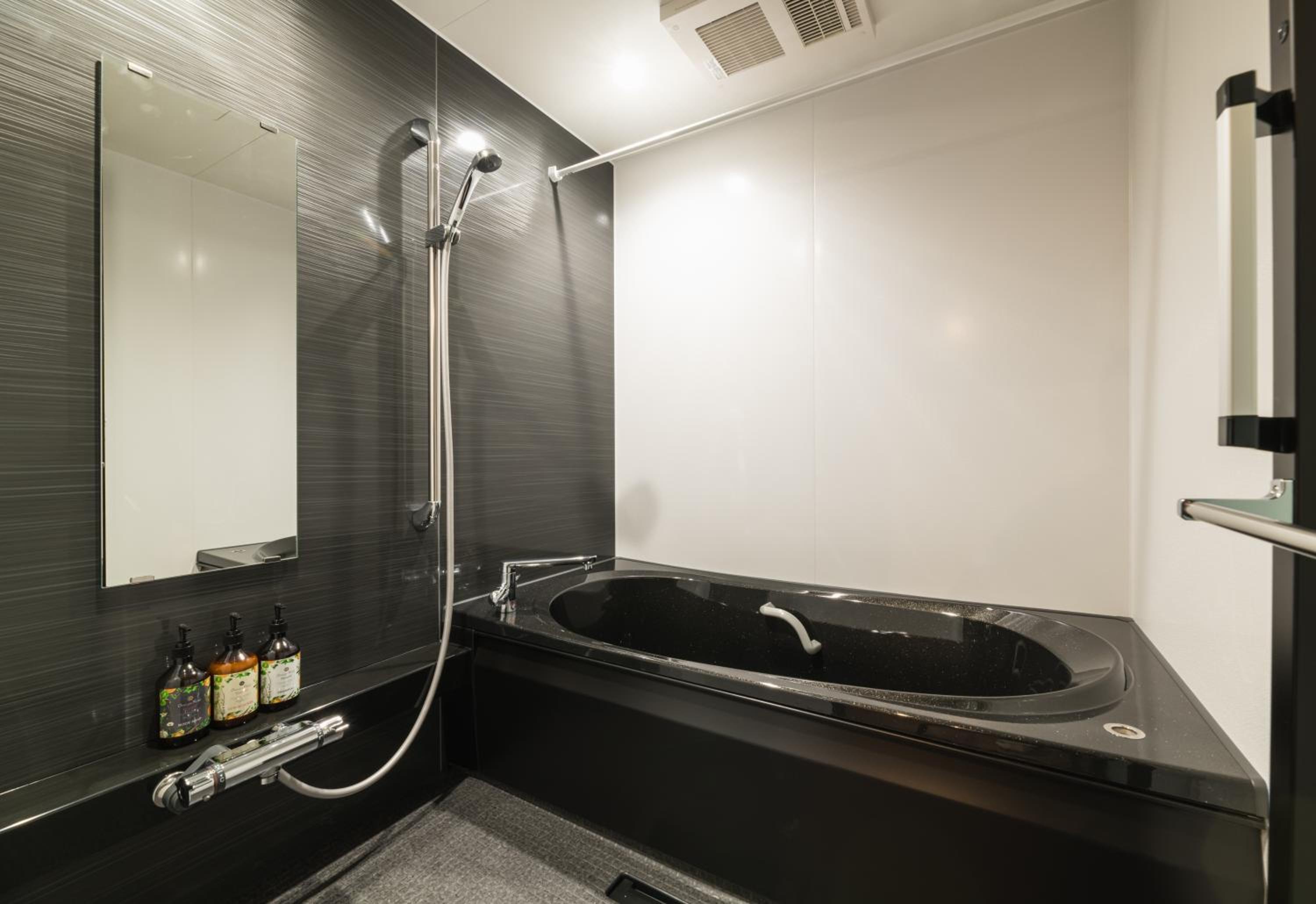 Standard Twin Room - Photo 11