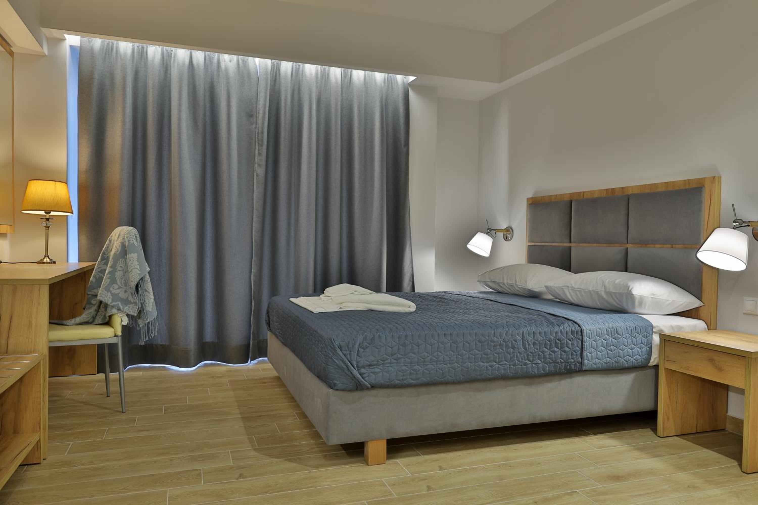Superior Triple Room photo 2