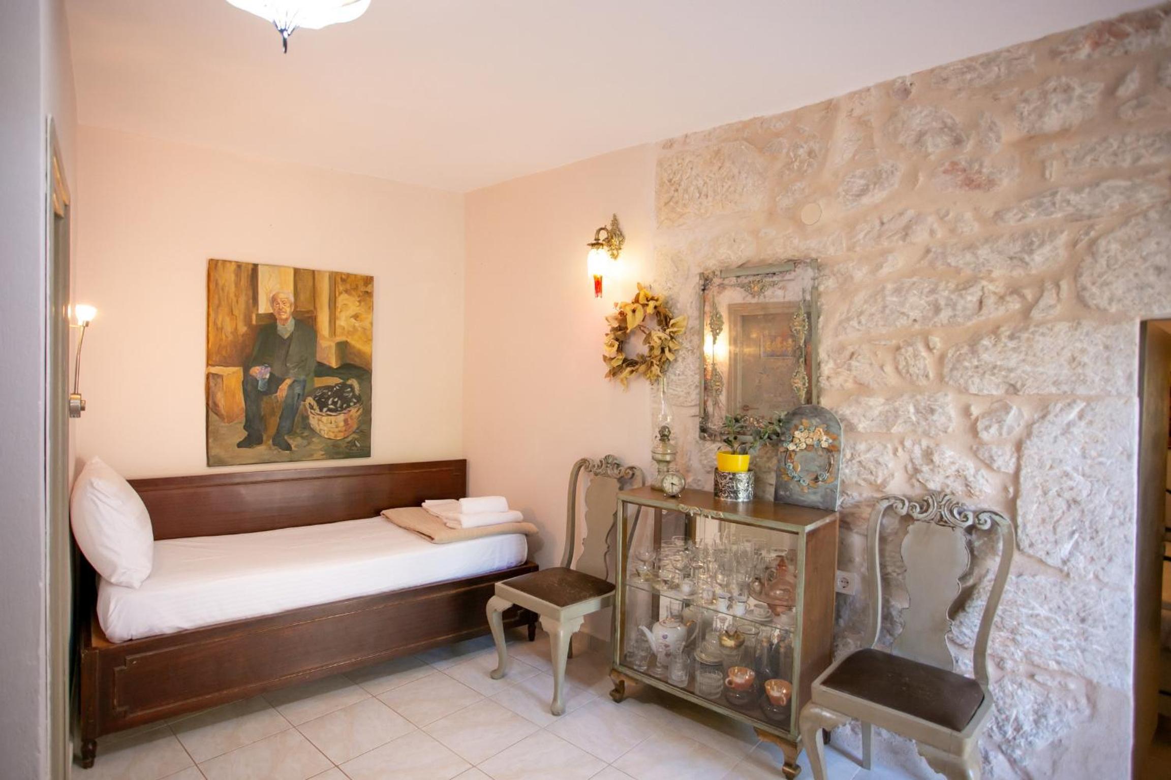 One-Bedroom House photo 1