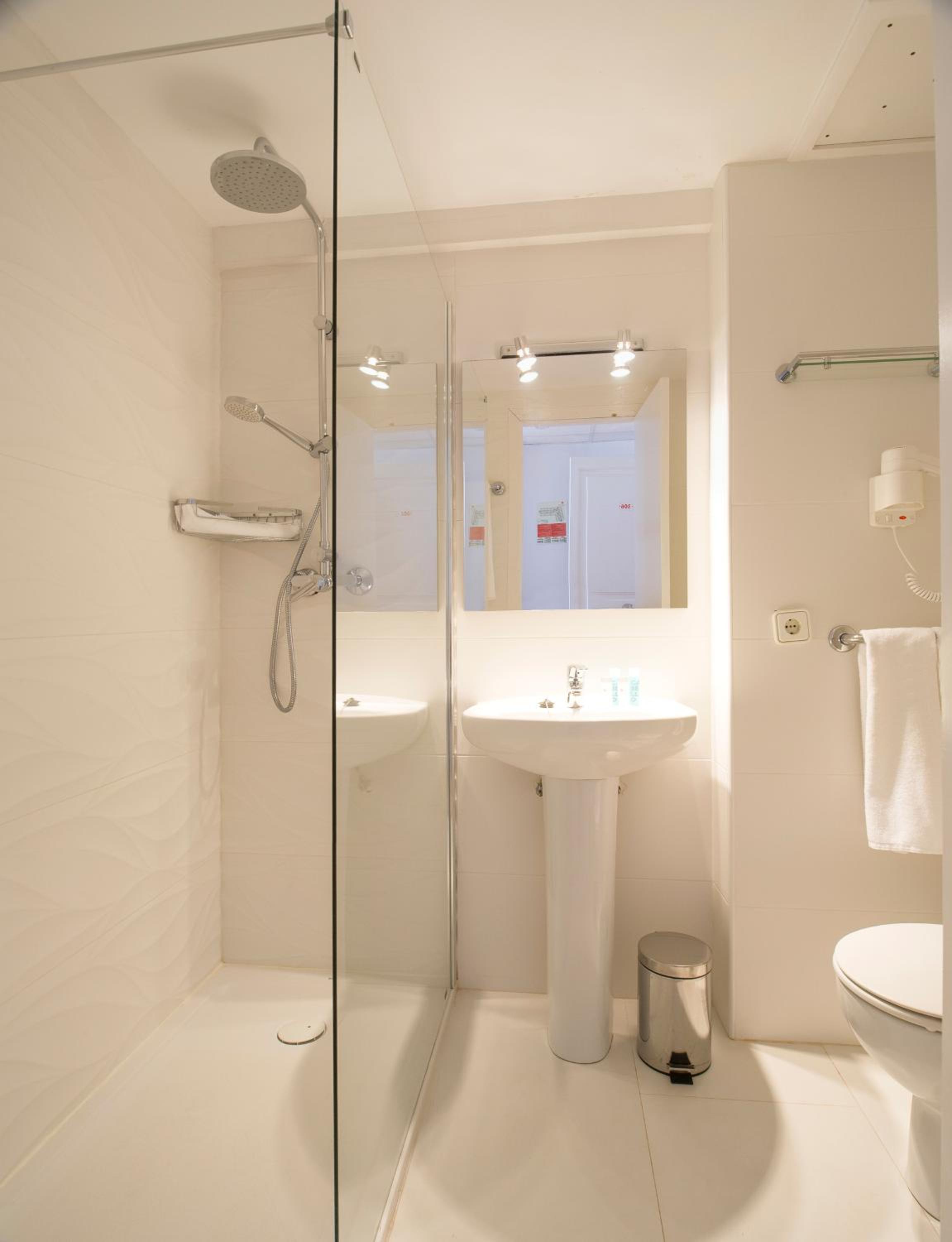 Double Room with Pool View photo 2