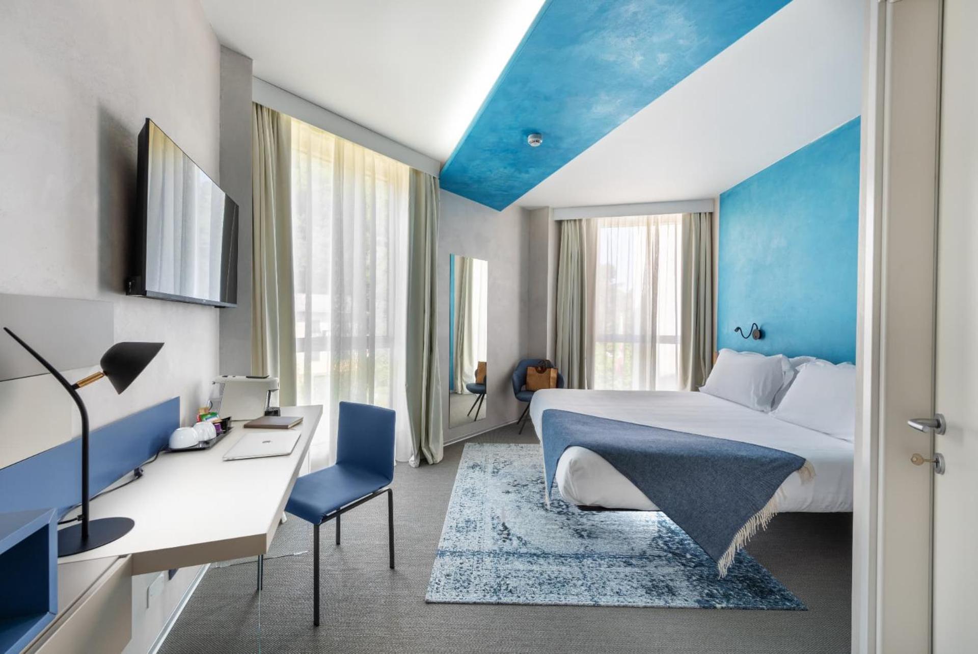 Deluxe Room - Photo 1