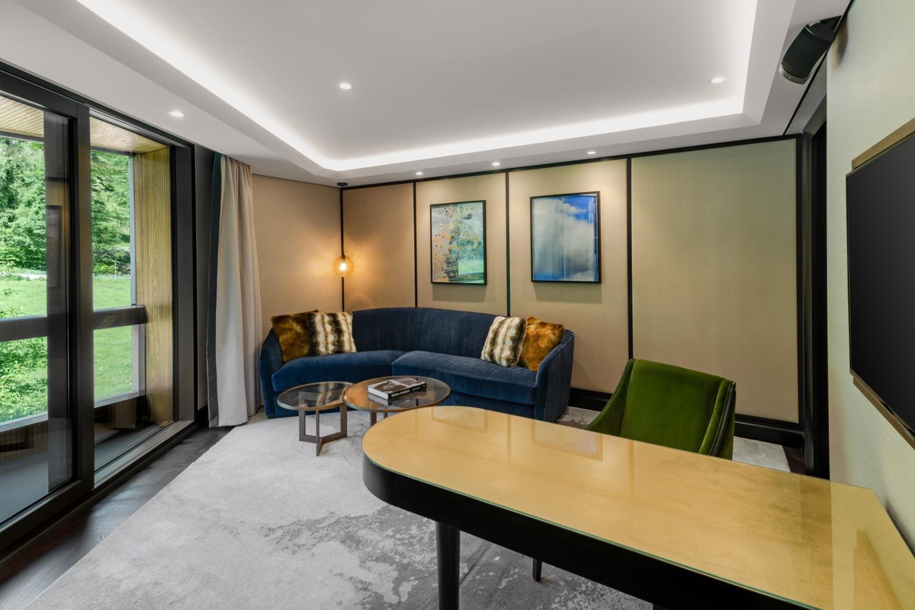 Master Suite w/Balcony, Including New Year Dinner & Party at Soul Street