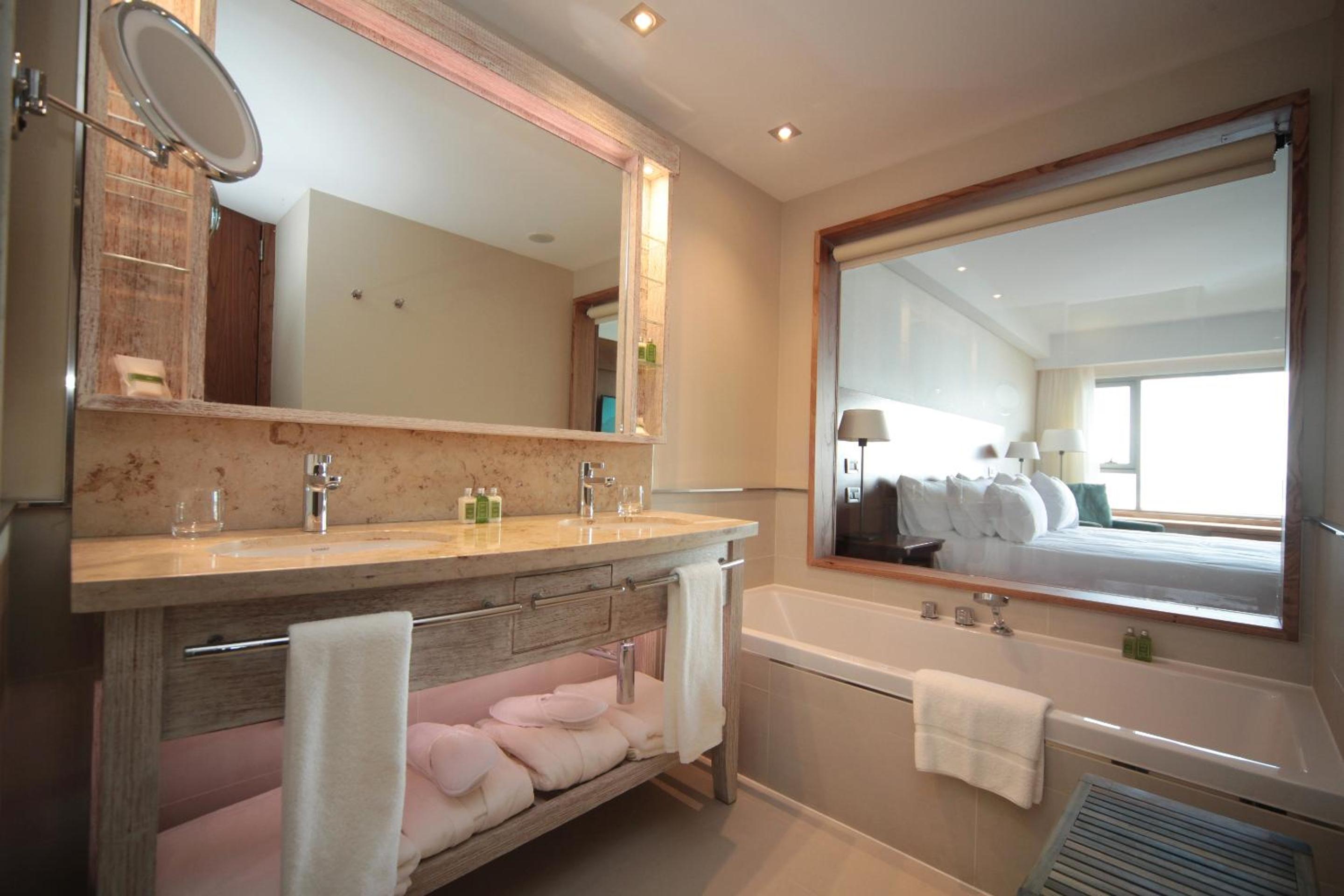 Superior Double or Twin Room with Mountain View