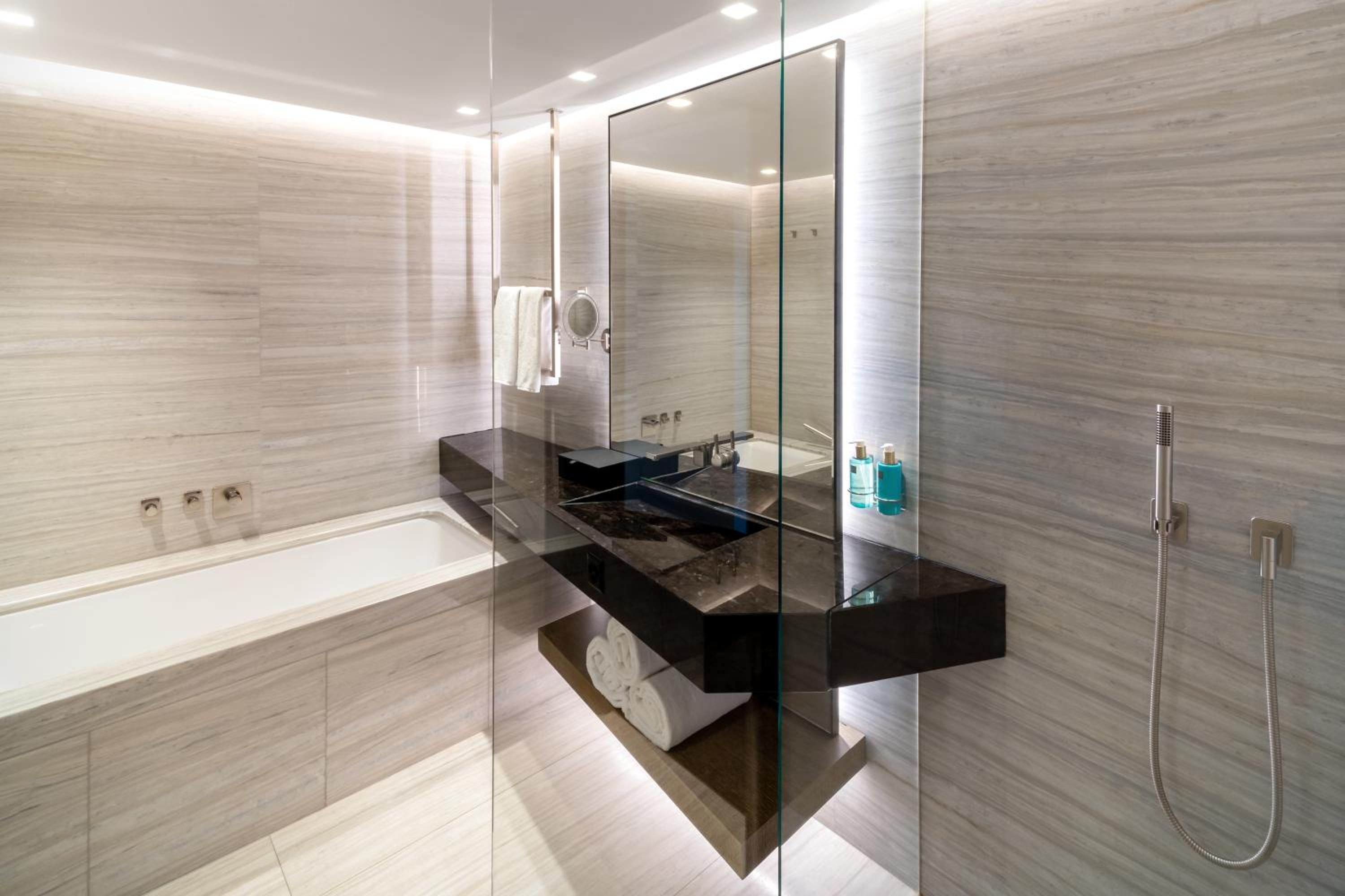 Junior Suite w/Balcony