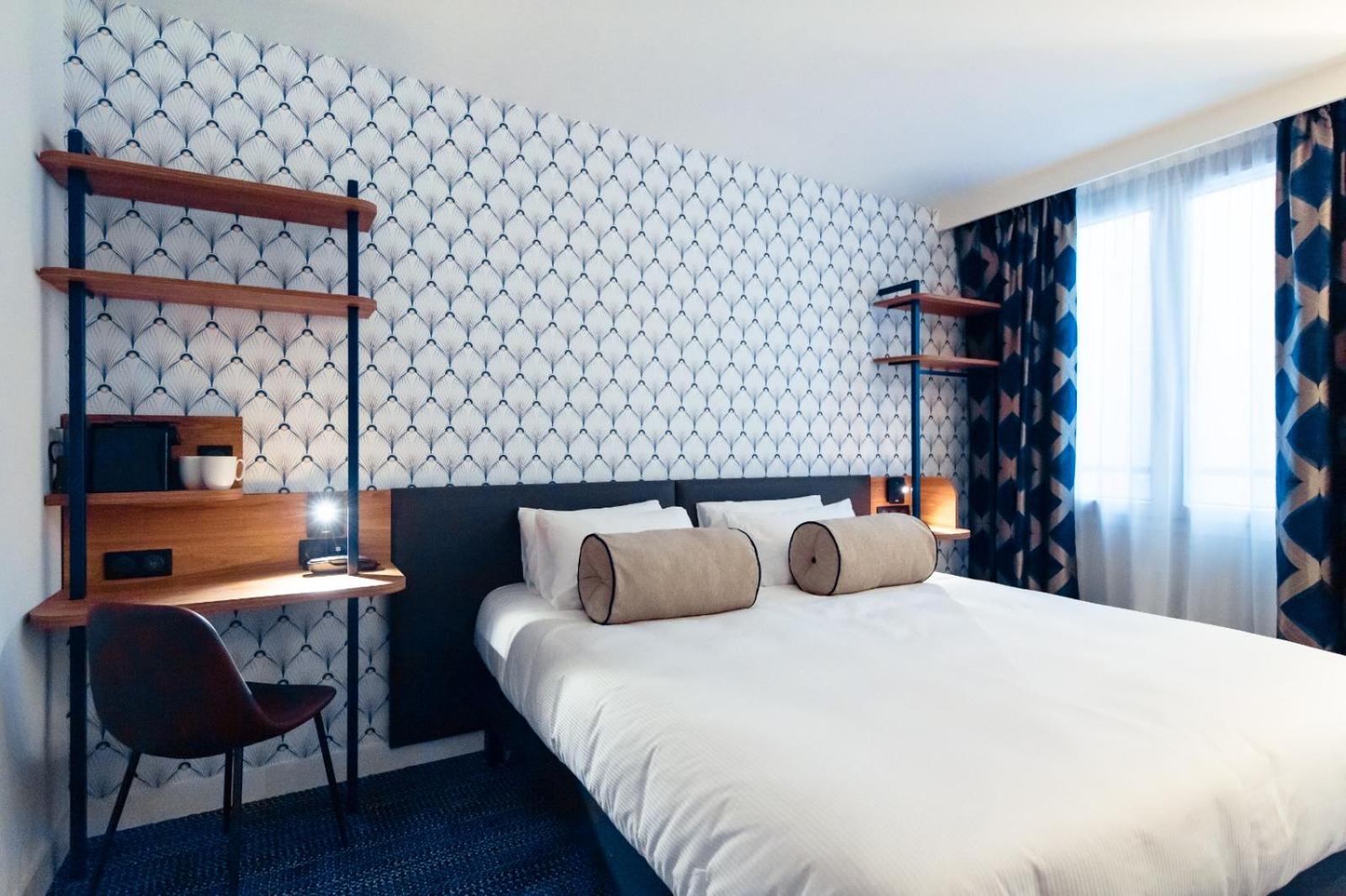 Standard Double Room thumbnail 5