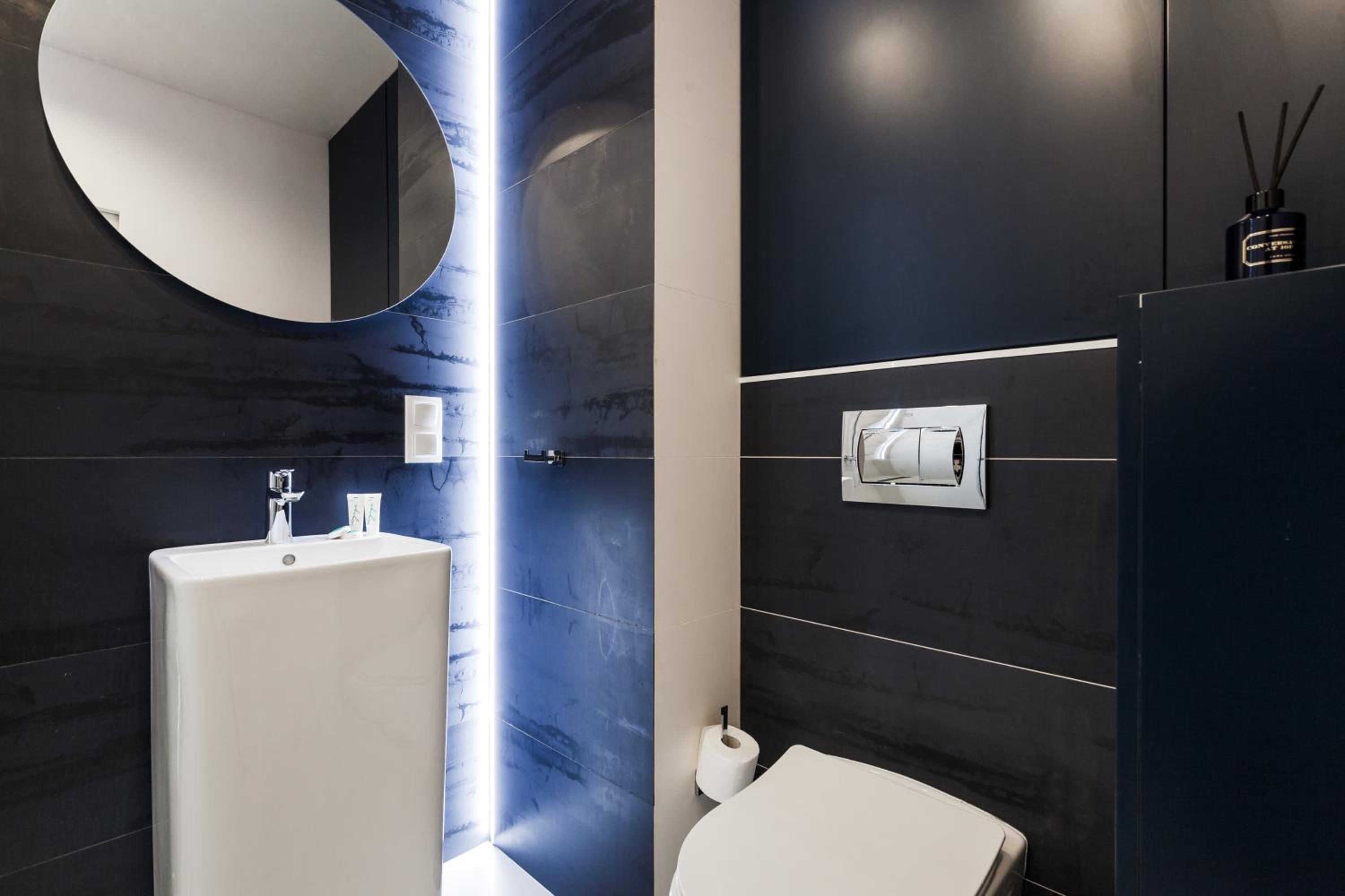 One-Bedroom Apartment - Photo 20