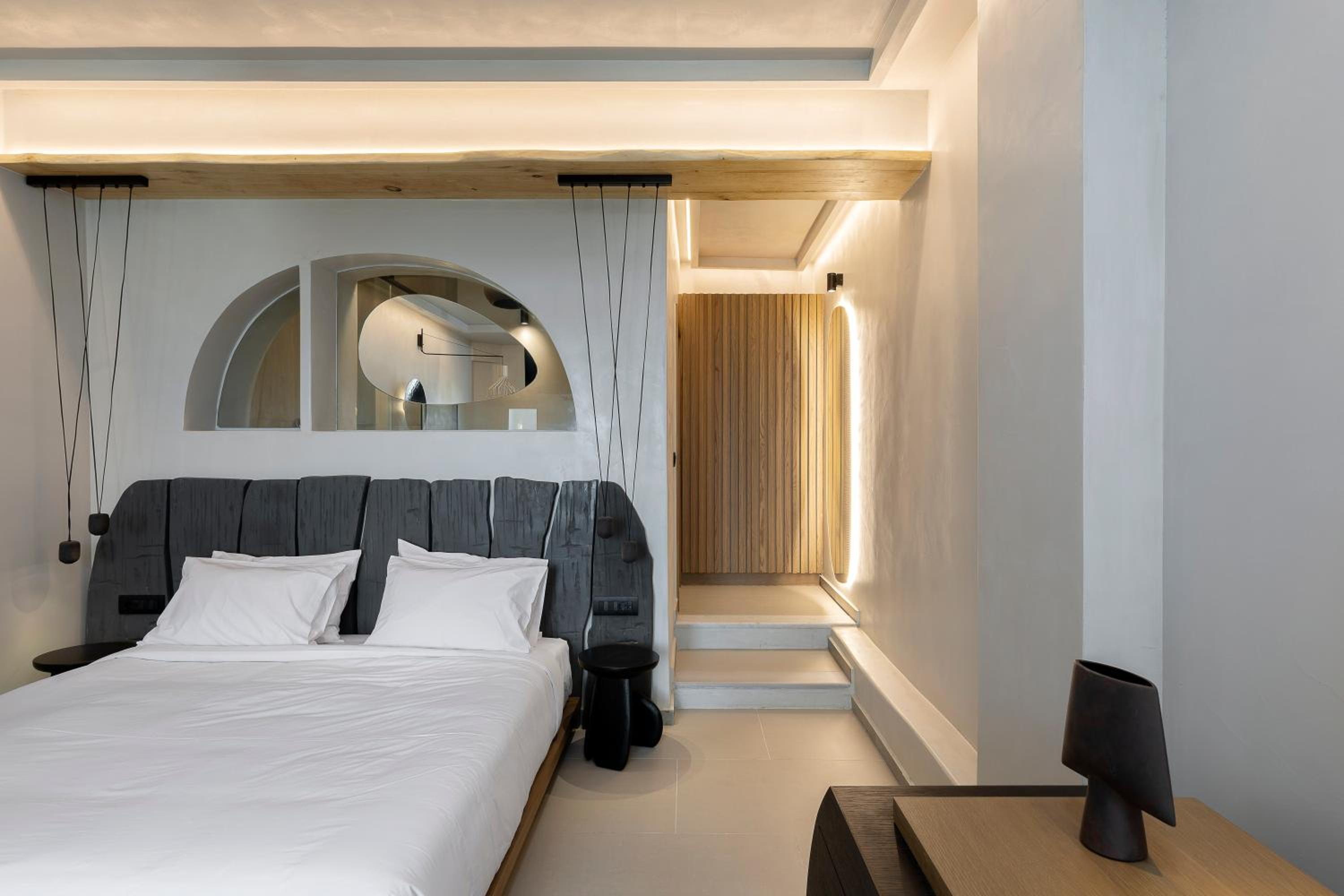 Standard Suite with Outdoor Hot Tub and Sea View